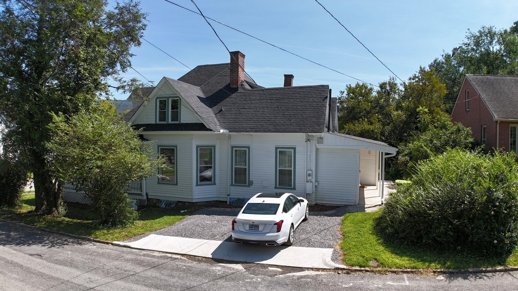 525 Madison Avenue N Pulaski VA 24301