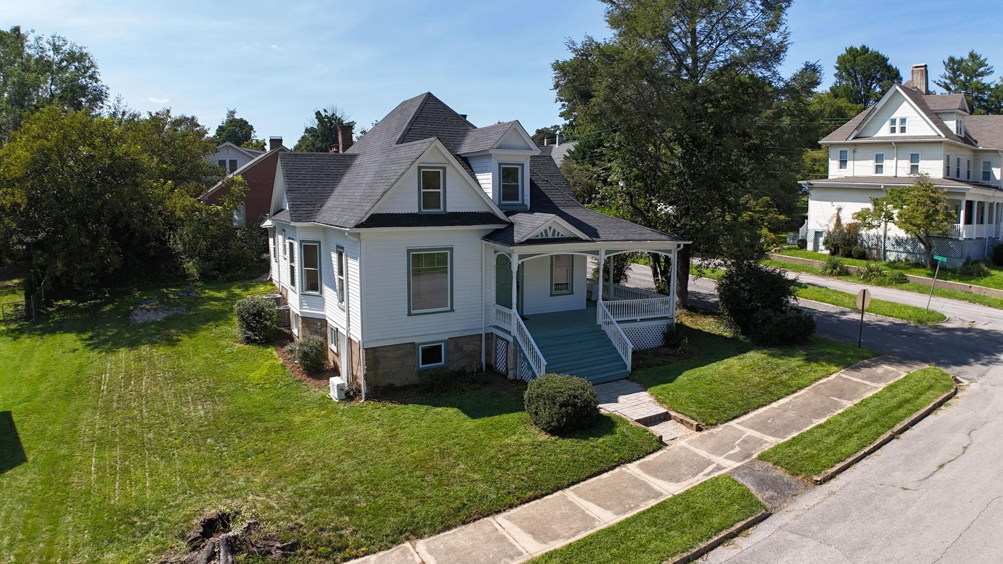 525 Madison Avenue N Pulaski VA 24301