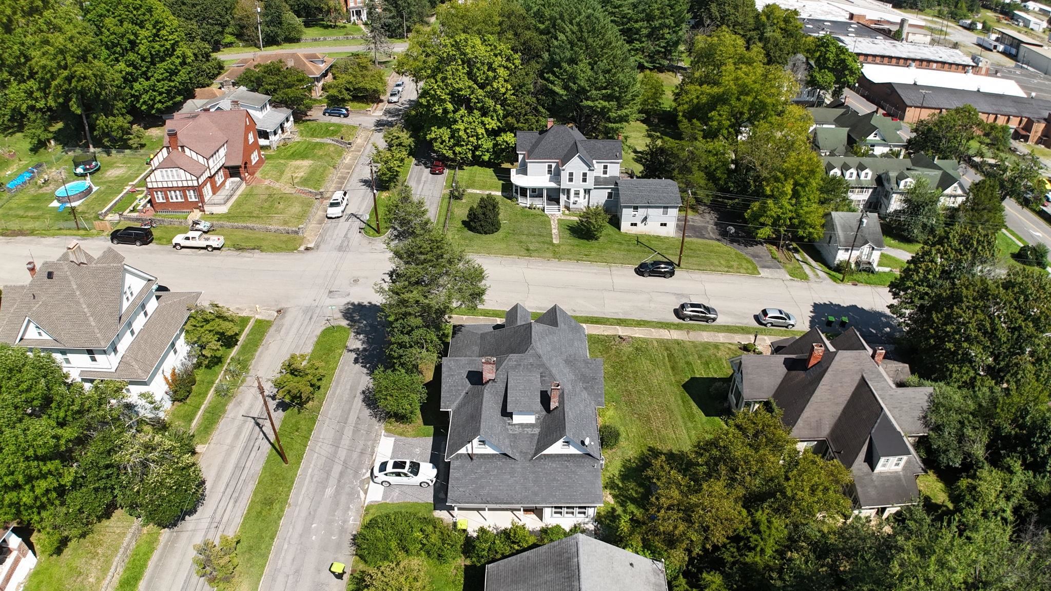 525 Madison Avenue N Pulaski VA 24301