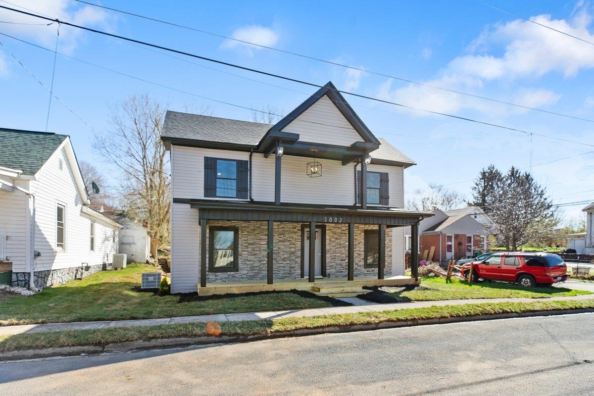 1002 Wolf Street Narrows VA 24124
