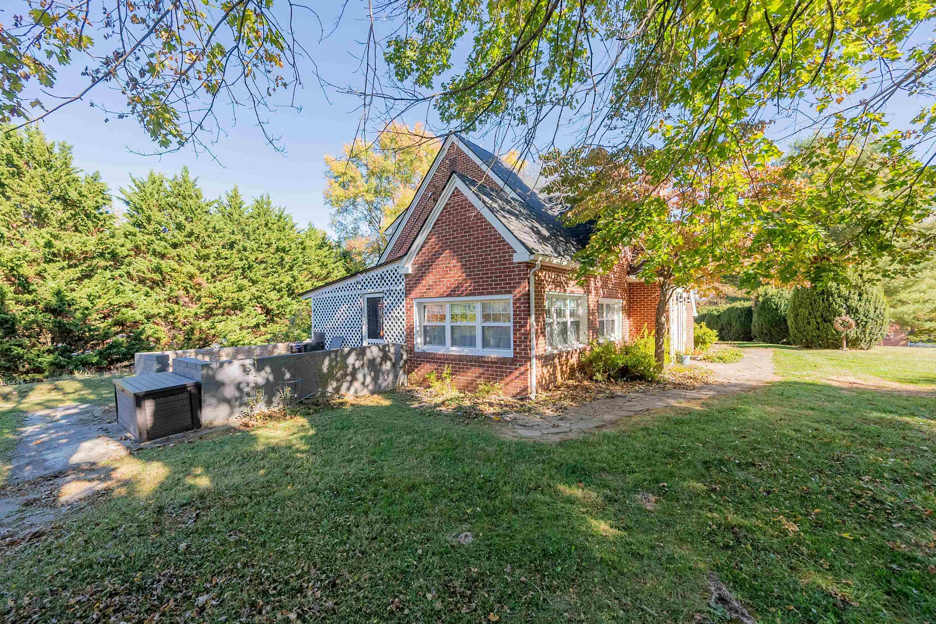1001 Forest Hill Drive Pulaski VA 24301