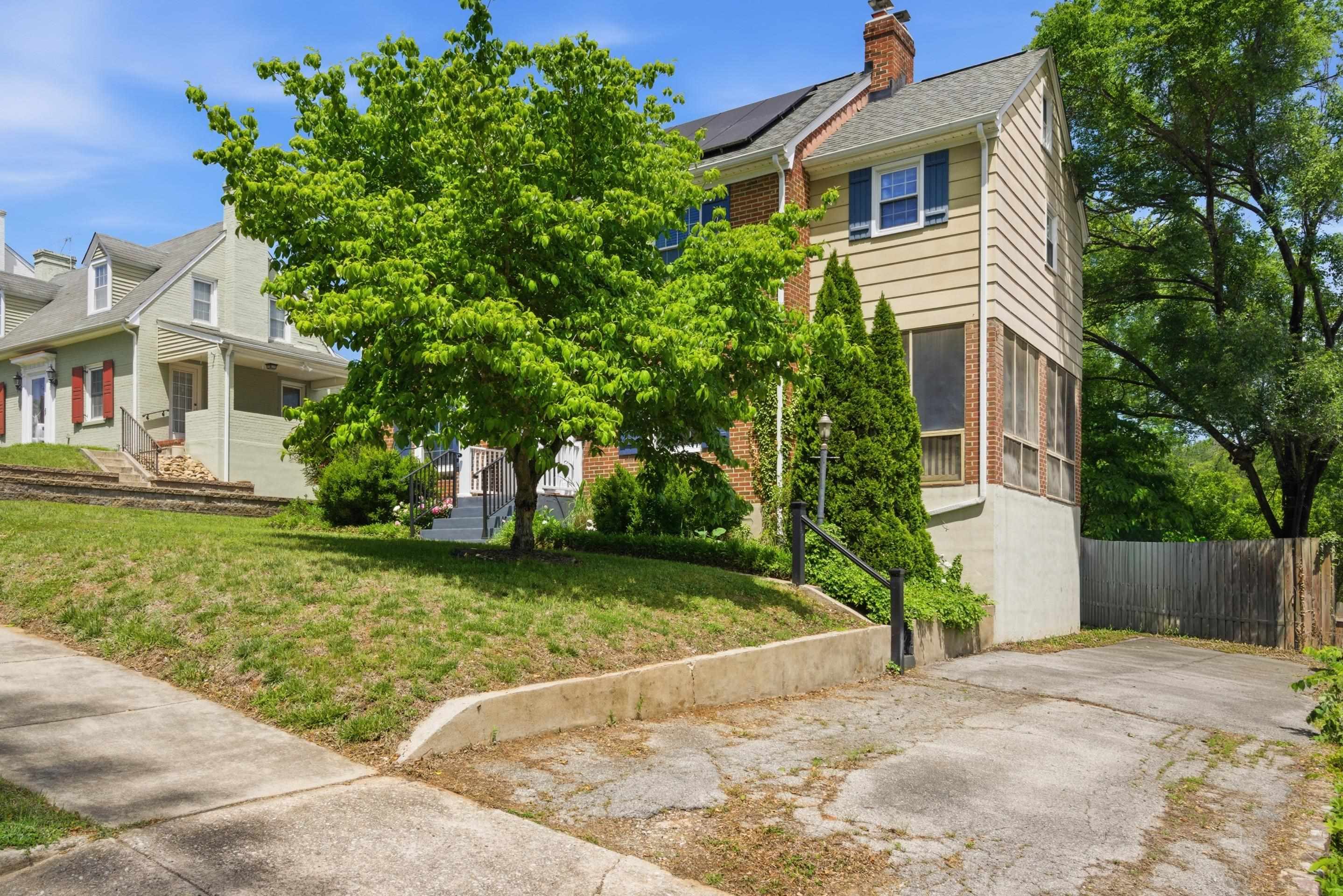 1609 Center Hill Drive SW Roanoke VA 24015