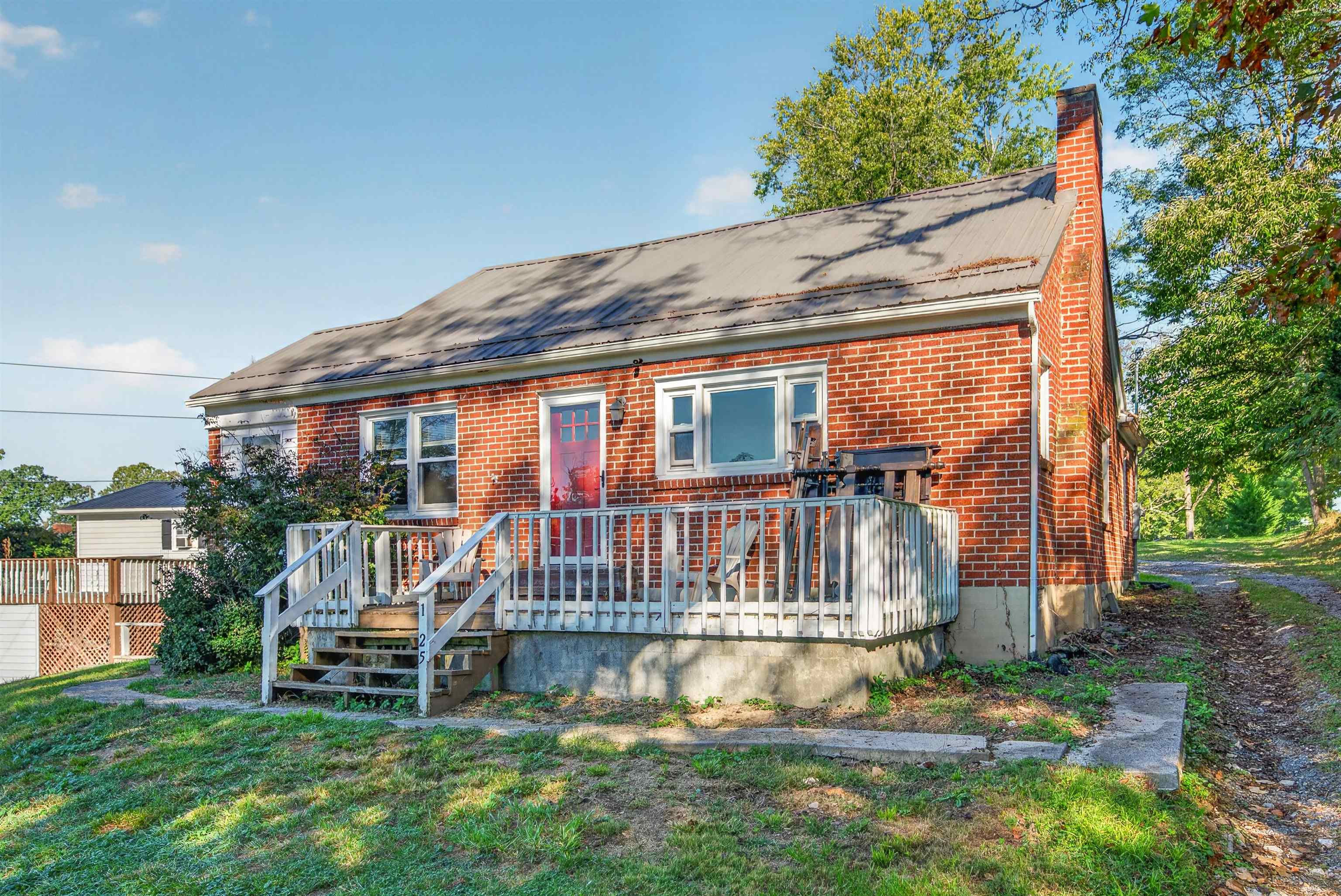 1725 Newbern Road Pulaski VA 24301