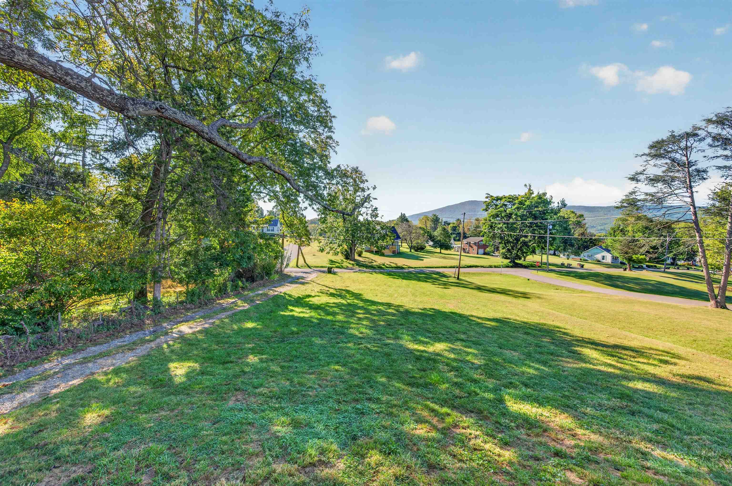1725 Newbern Road Pulaski VA 24301