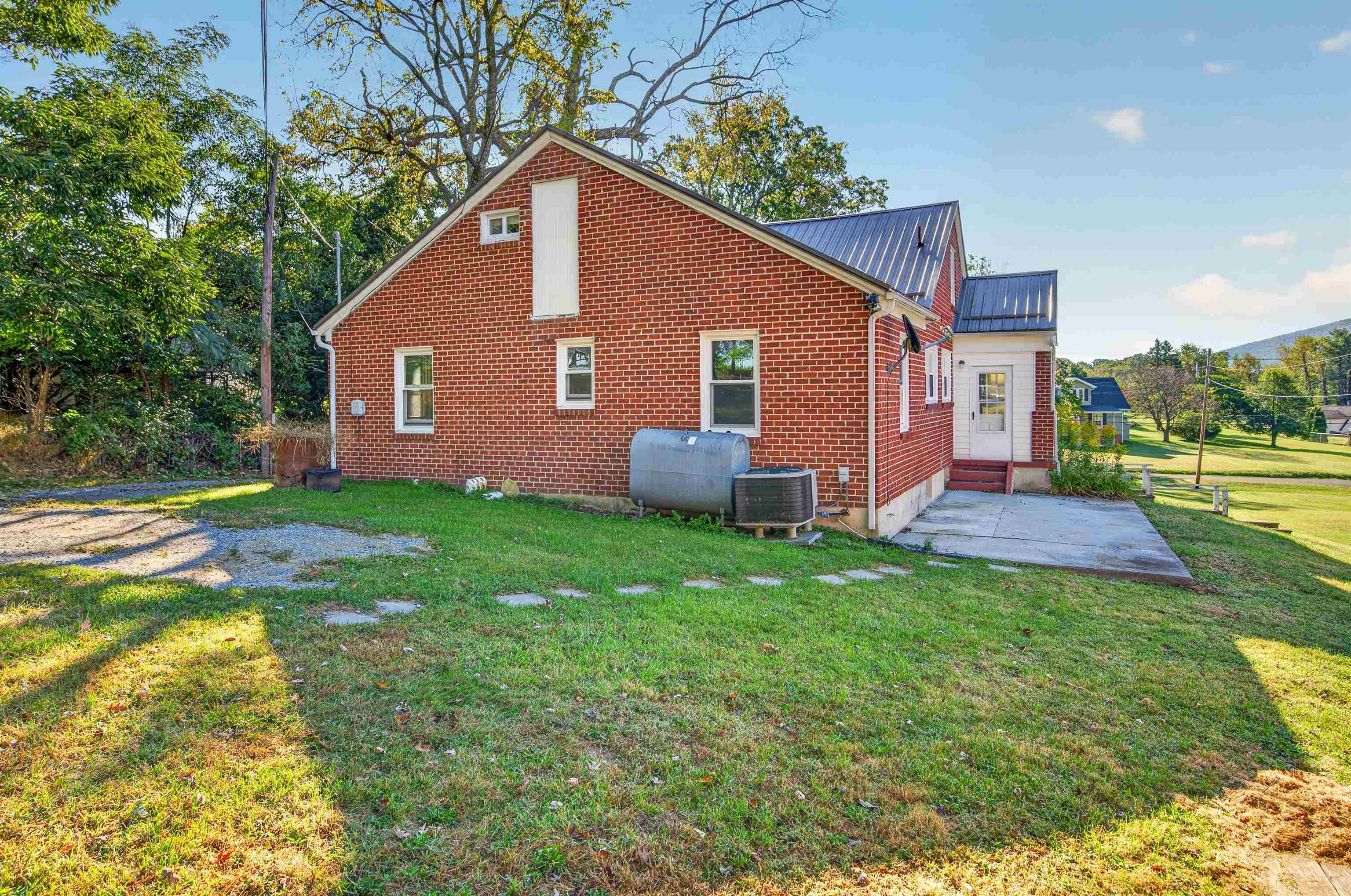 1725 Newbern Road Pulaski VA 24301