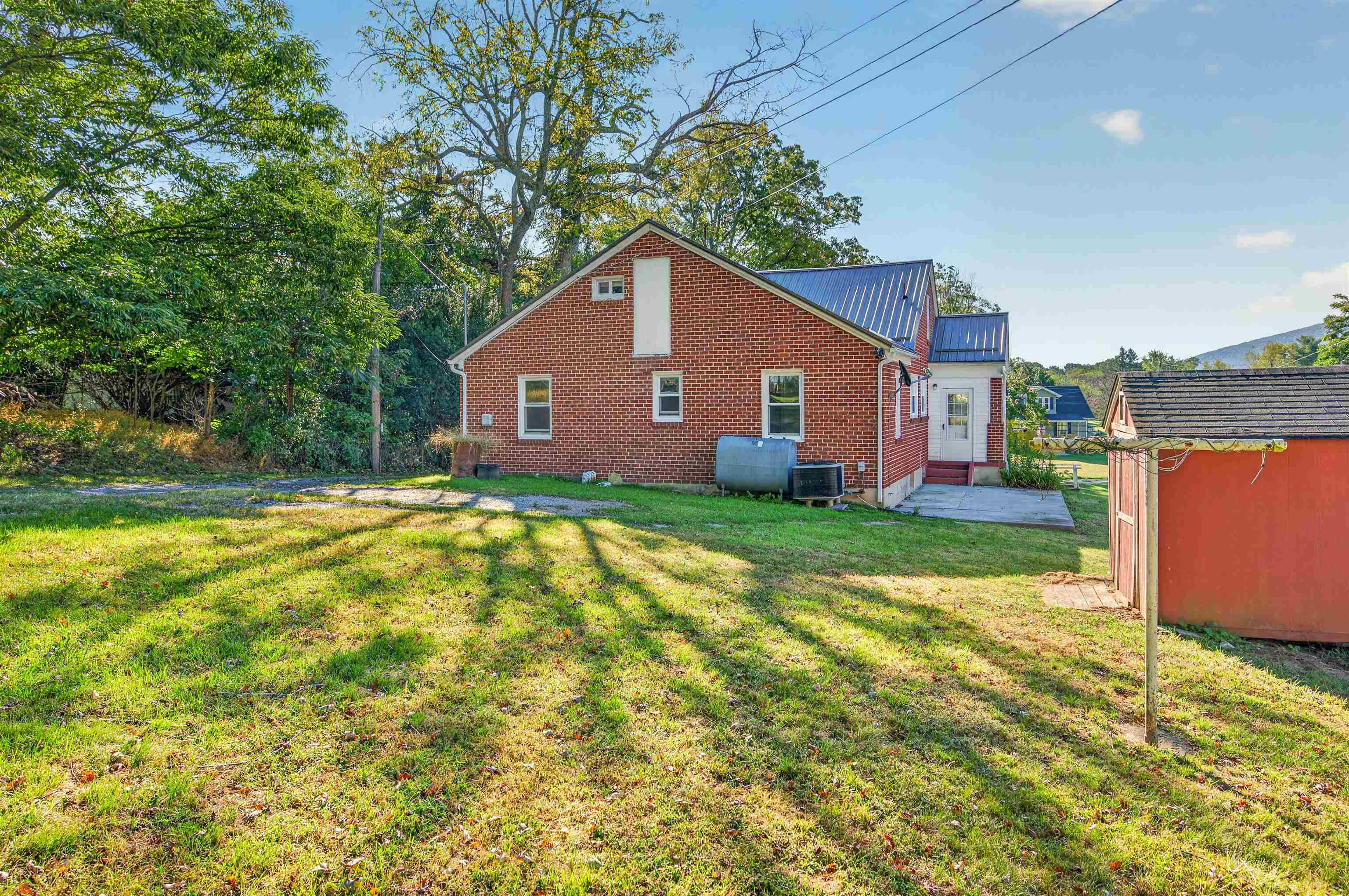 1725 Newbern Road Pulaski VA 24301