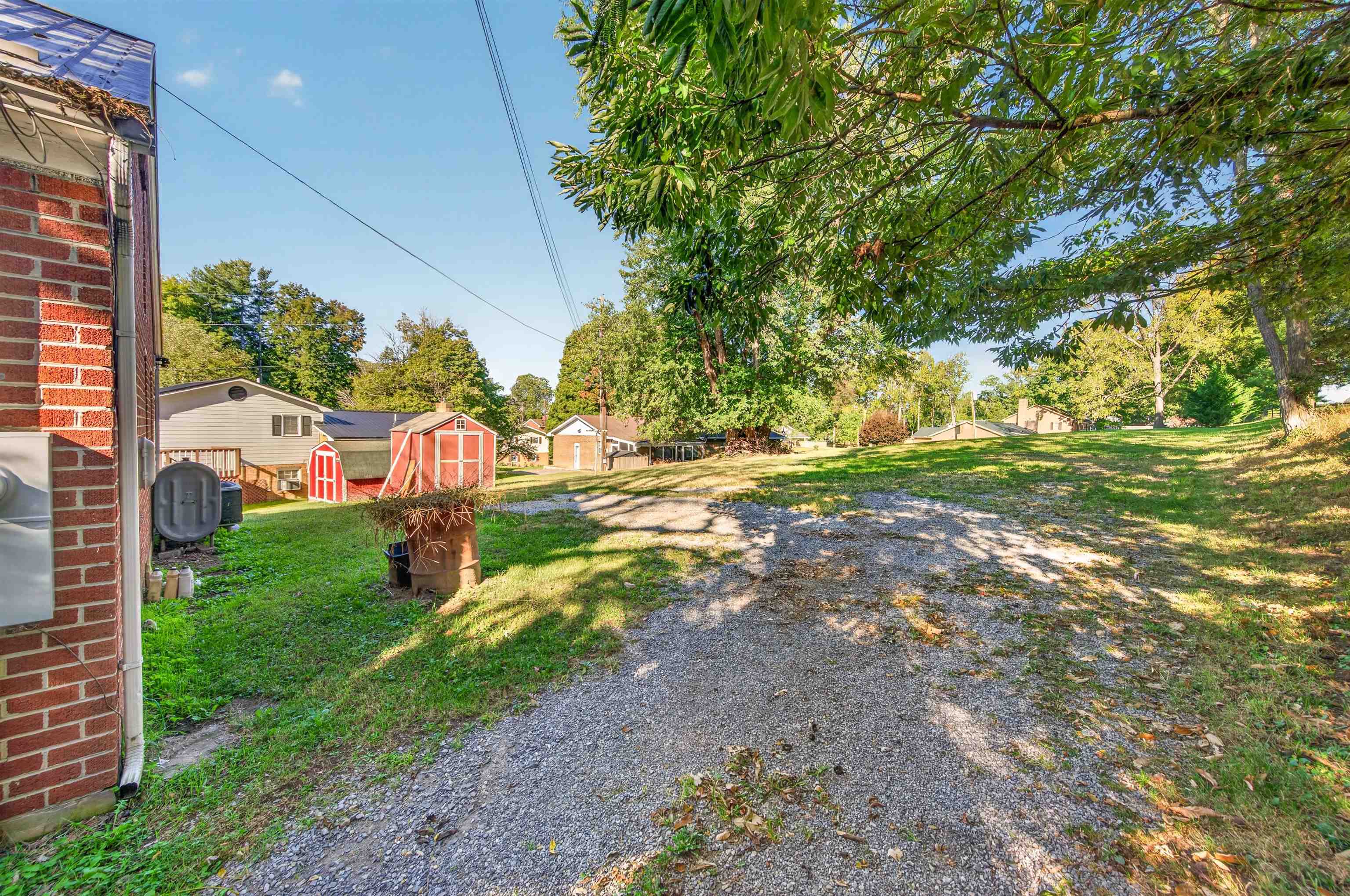 1725 Newbern Road Pulaski VA 24301