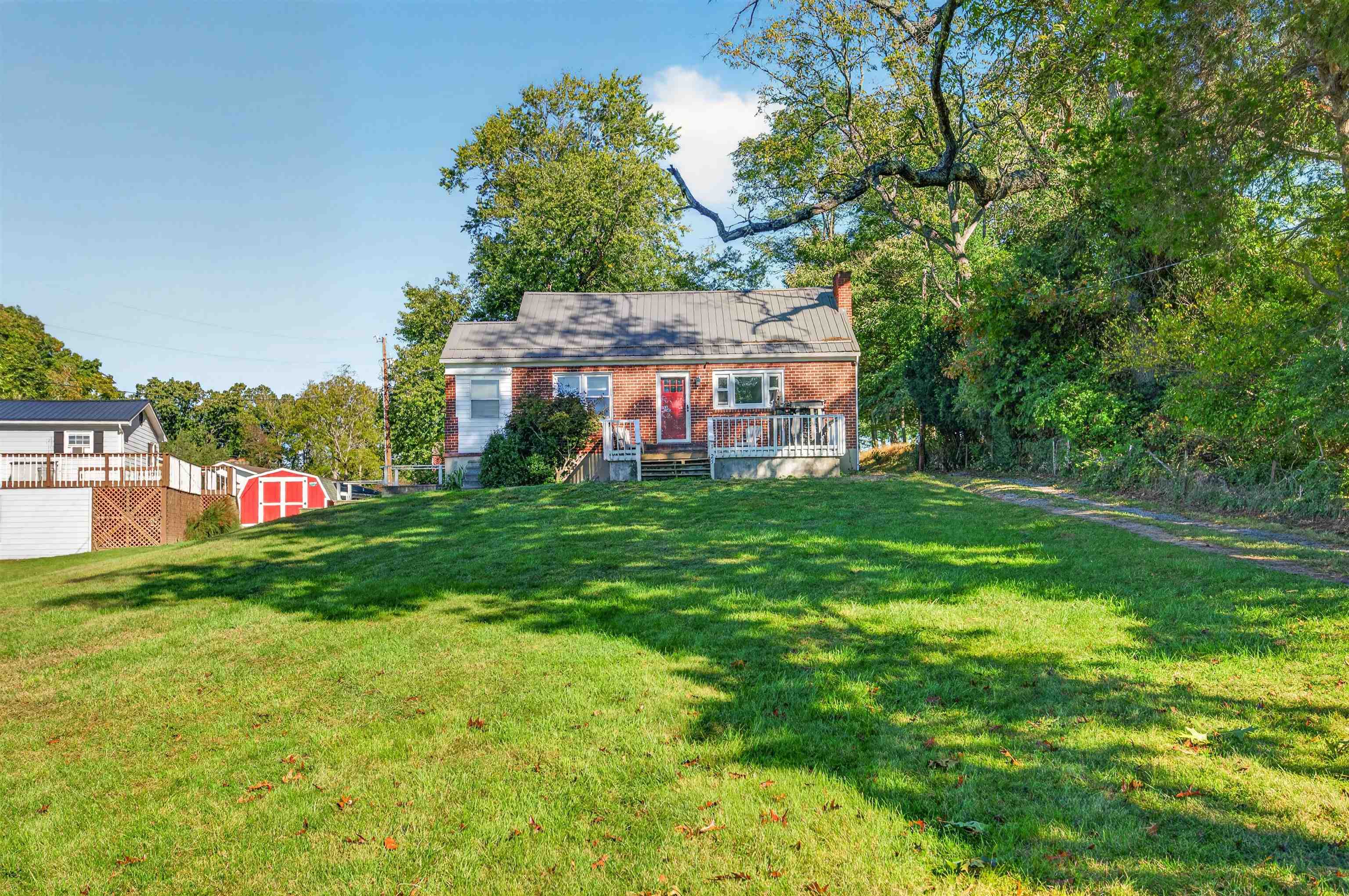 1725 Newbern Road Pulaski VA 24301