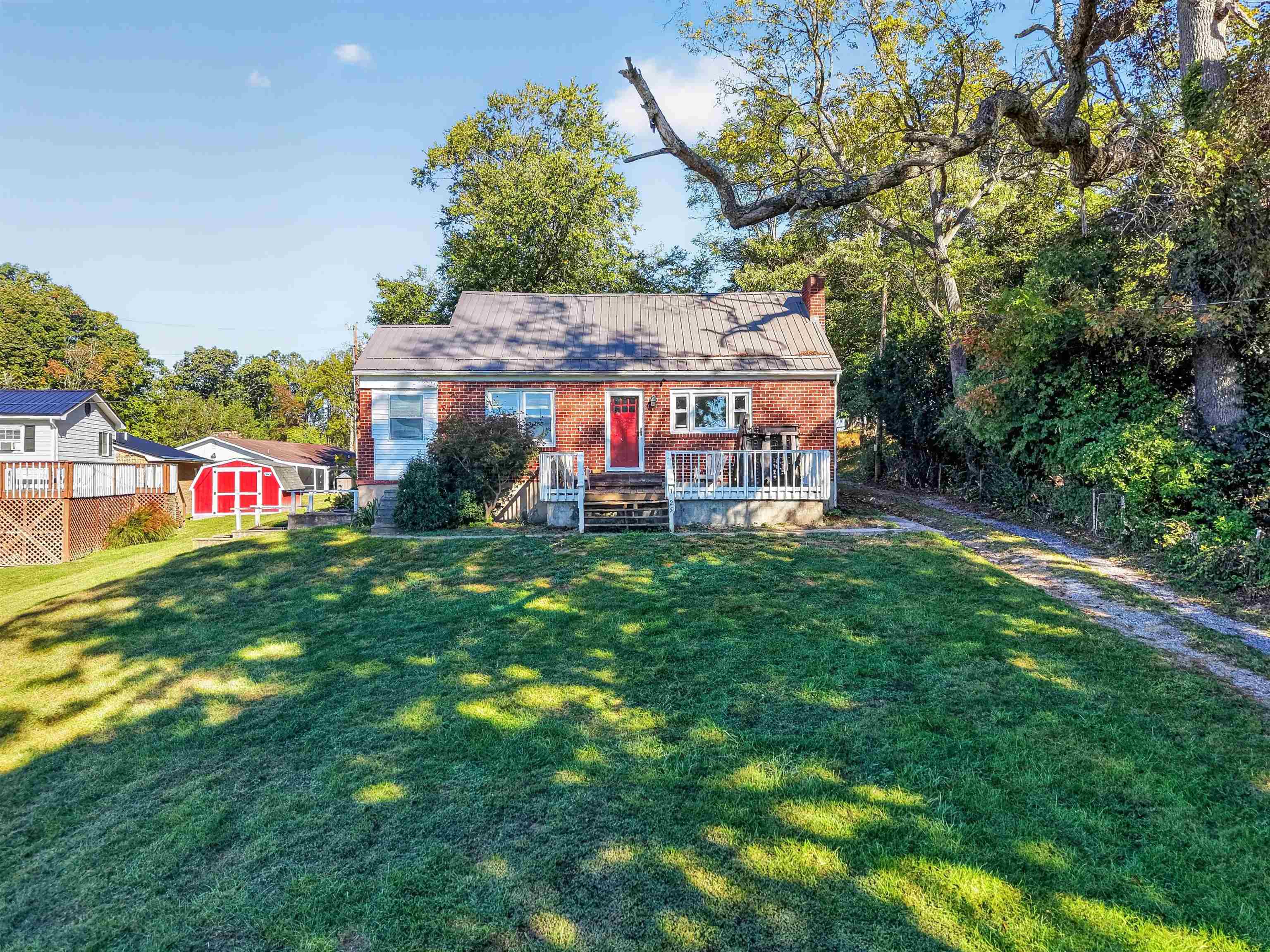 1725 Newbern Road Pulaski VA 24301