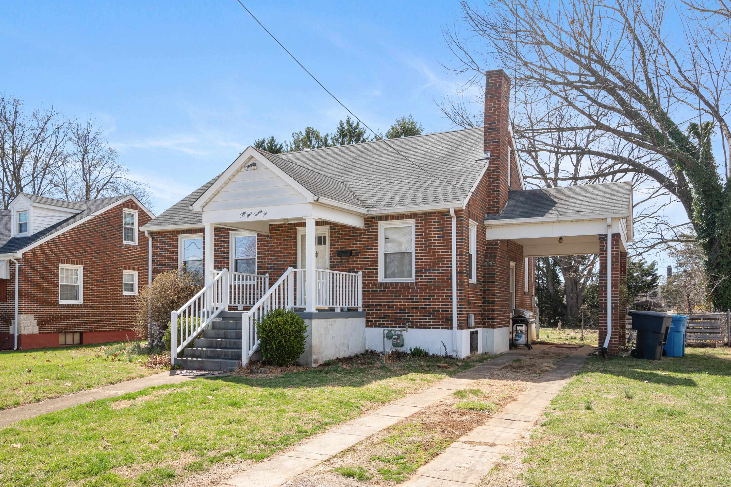 5122 Hearthstone Road NW Roanoke VA 24012