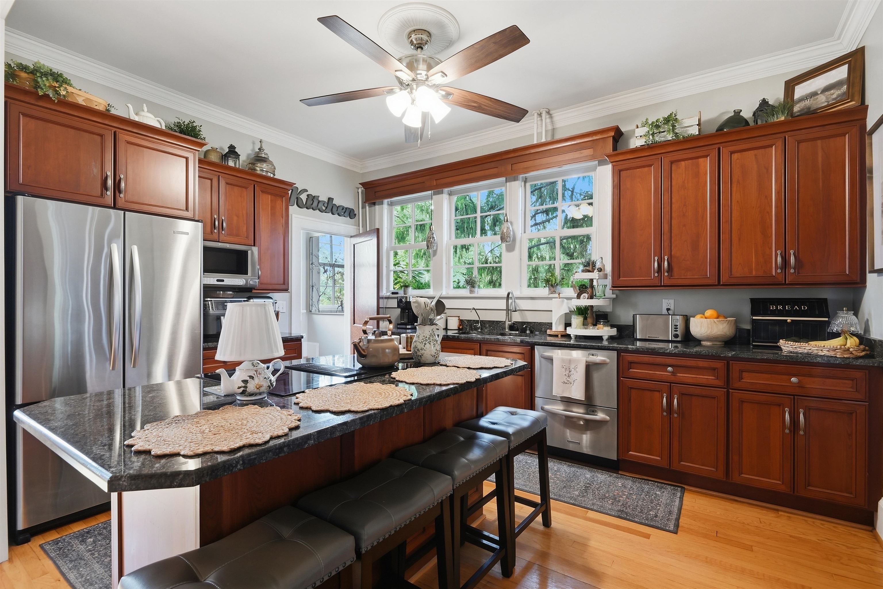 715 Oak Lane Radford VA 24141