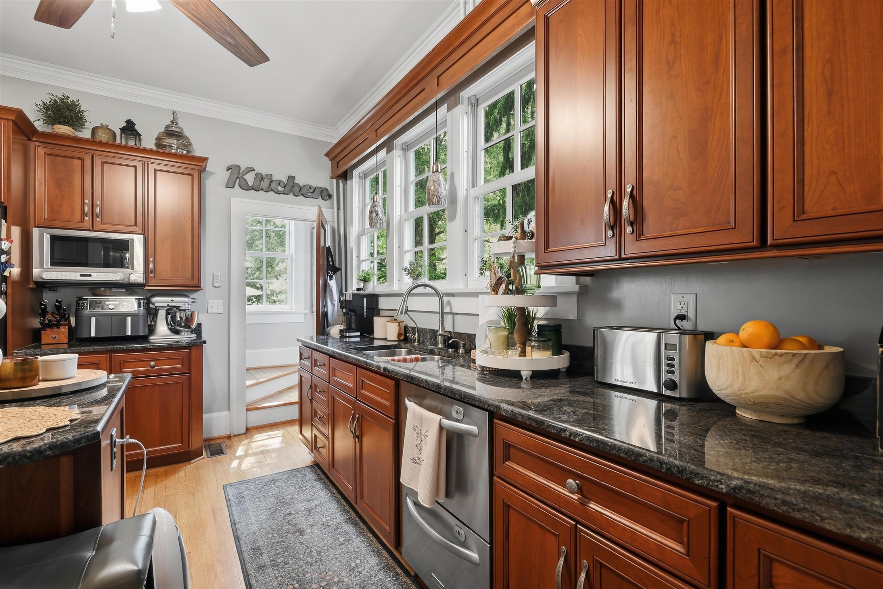 715 Oak Lane Radford VA 24141