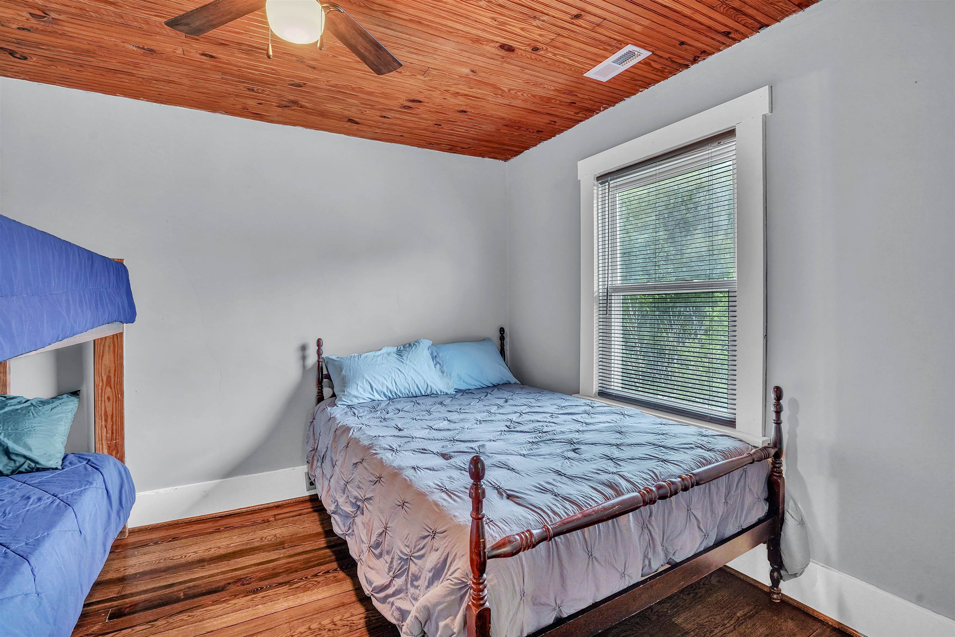 9048 Cumberland Gap Road New Castle VA 24127
