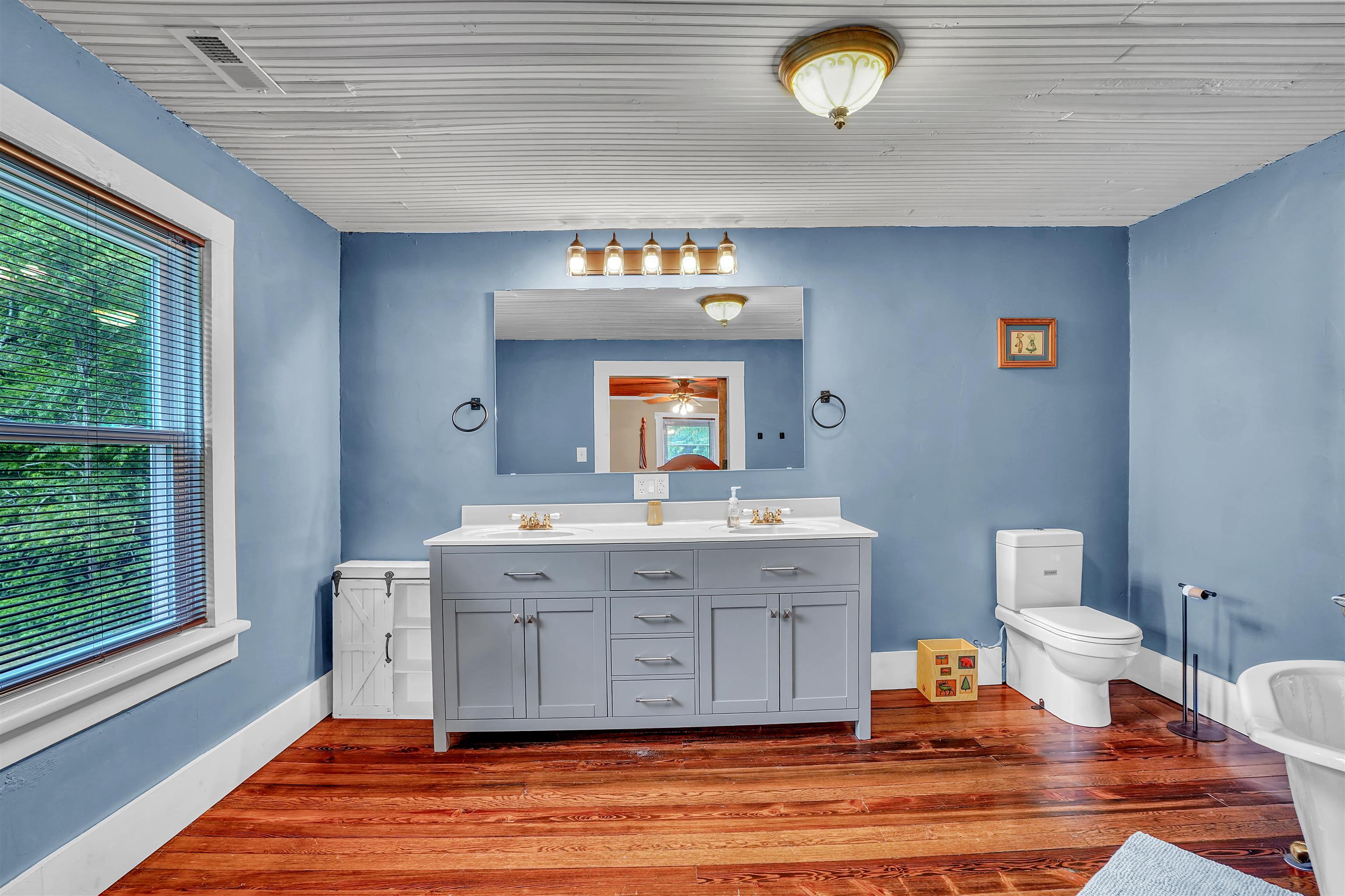 9048 Cumberland Gap Road New Castle VA 24127
