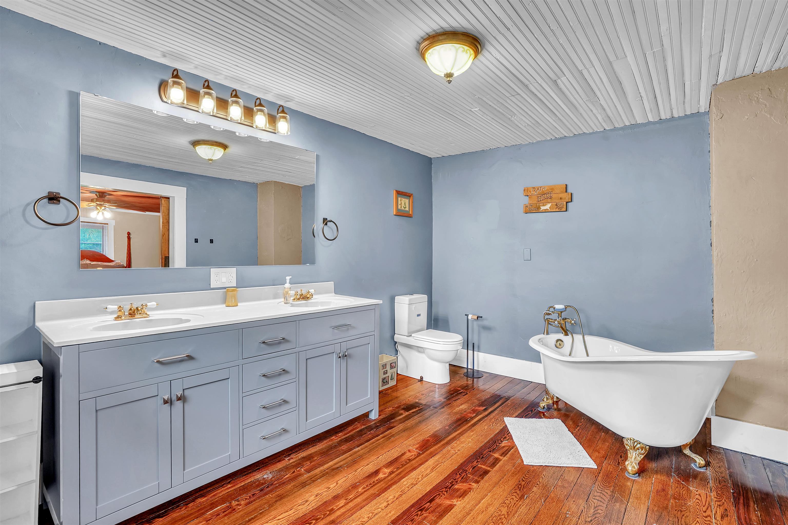 9048 Cumberland Gap Road New Castle VA 24127