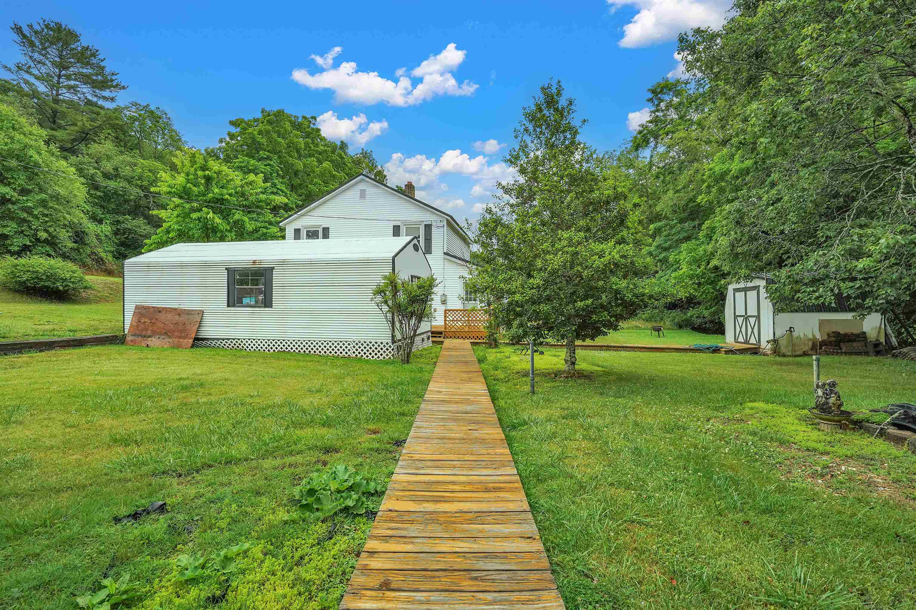 9048 Cumberland Gap Road New Castle VA 24127