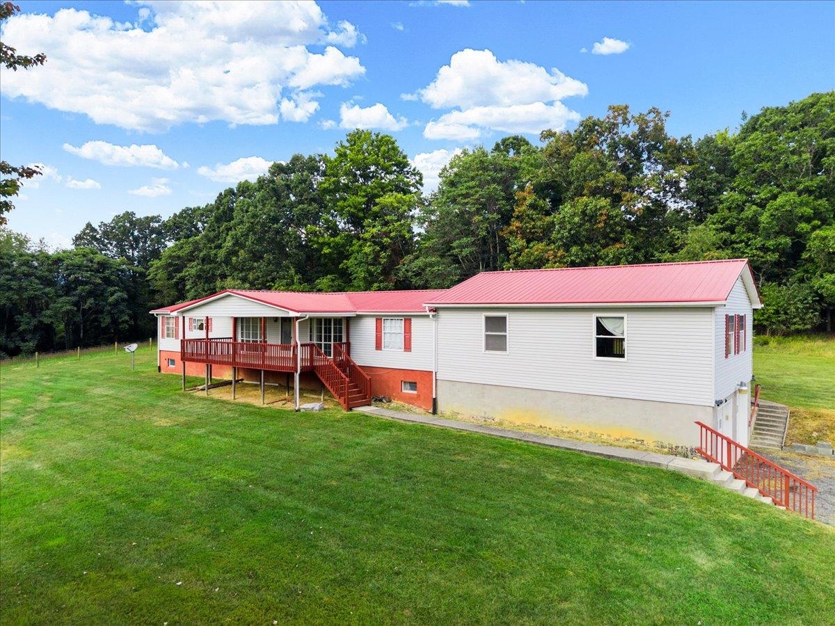 5308 Thornspring Road Pulaski VA 24301