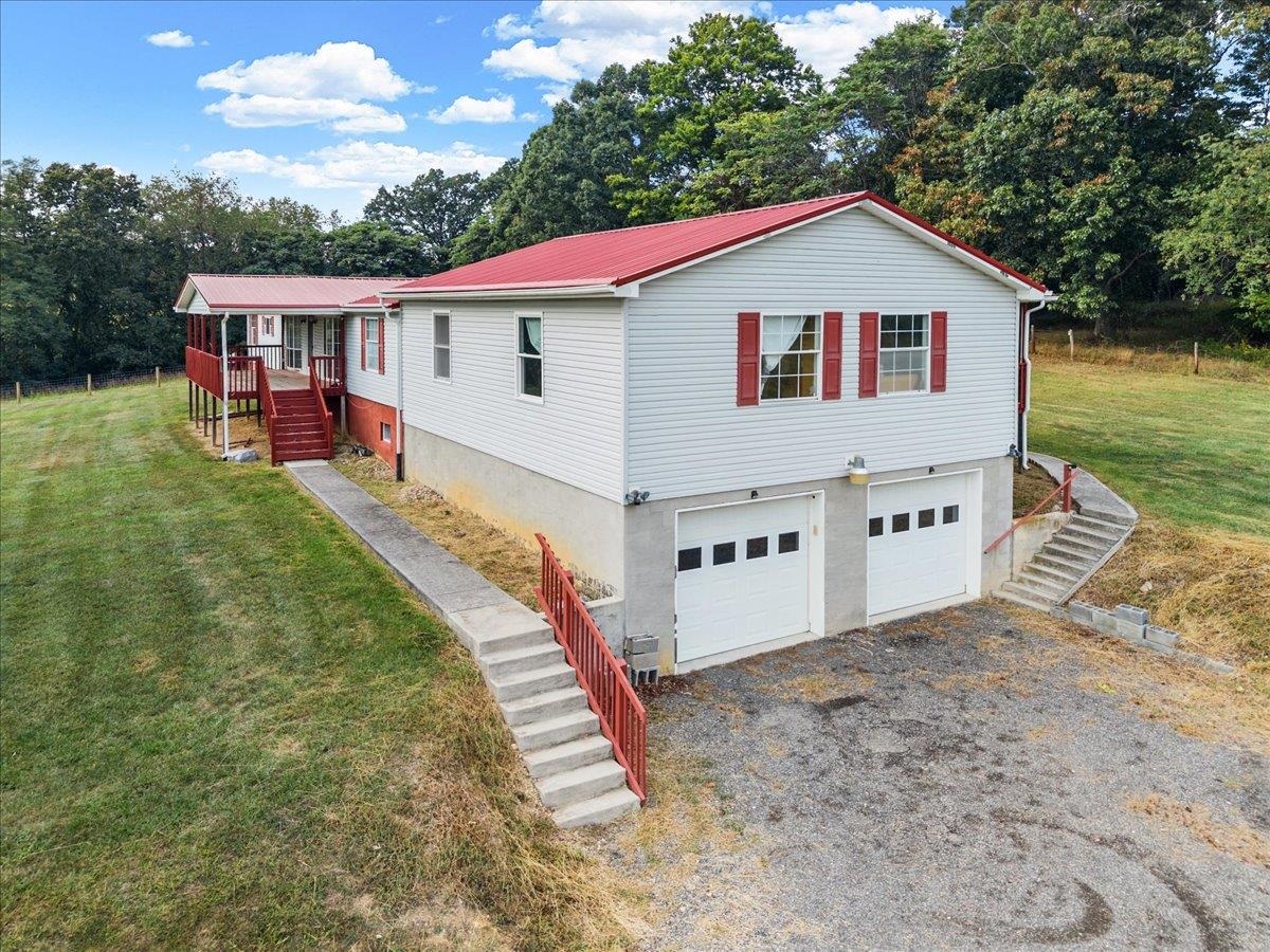 5308 Thornspring Road Pulaski VA 24301