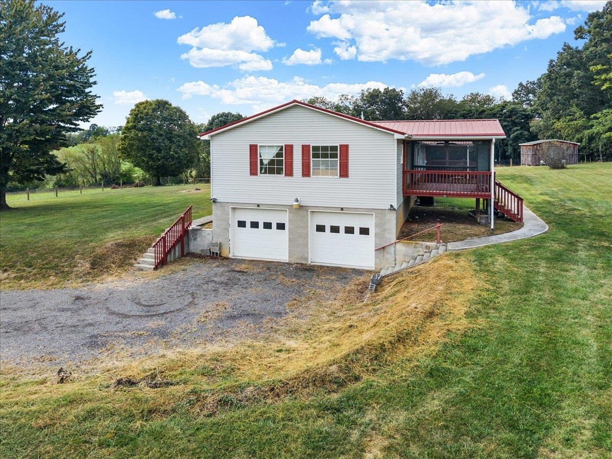 5308 Thornspring Road Pulaski VA 24301