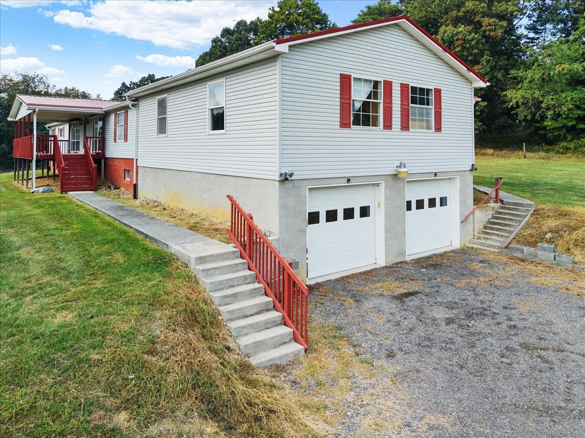 5308 Thornspring Road Pulaski VA 24301
