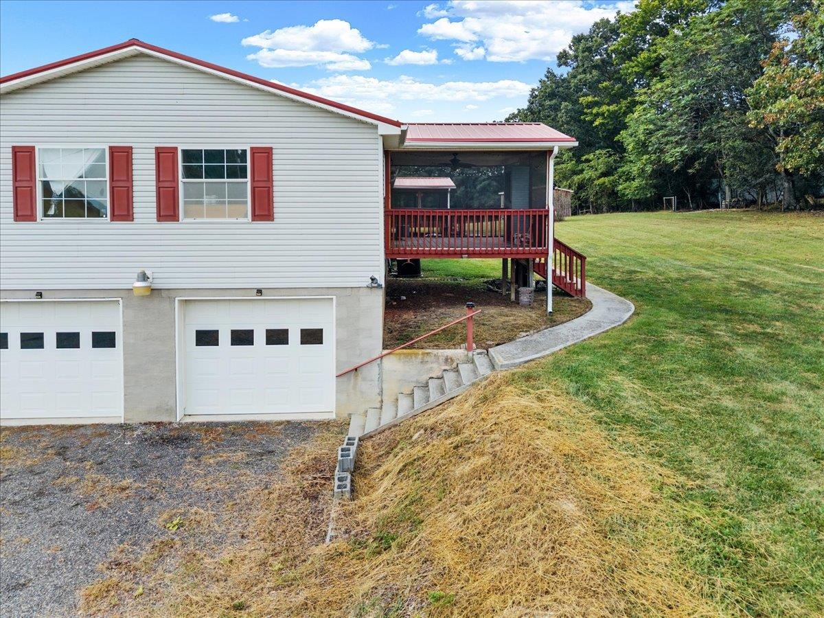 5308 Thornspring Road Pulaski VA 24301
