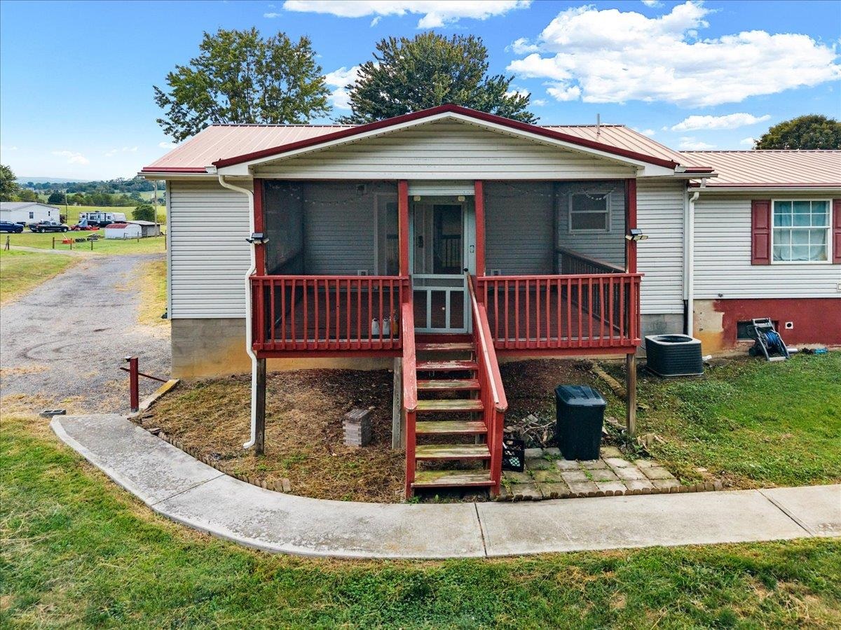 5308 Thornspring Road Pulaski VA 24301