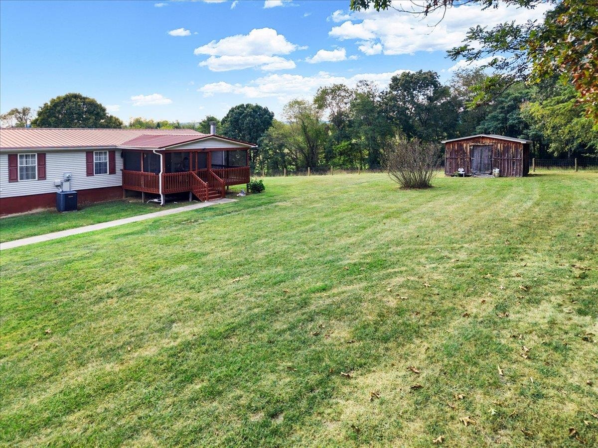 5308 Thornspring Road Pulaski VA 24301