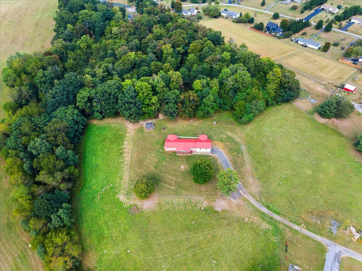 5308 Thornspring Road Pulaski VA 24301