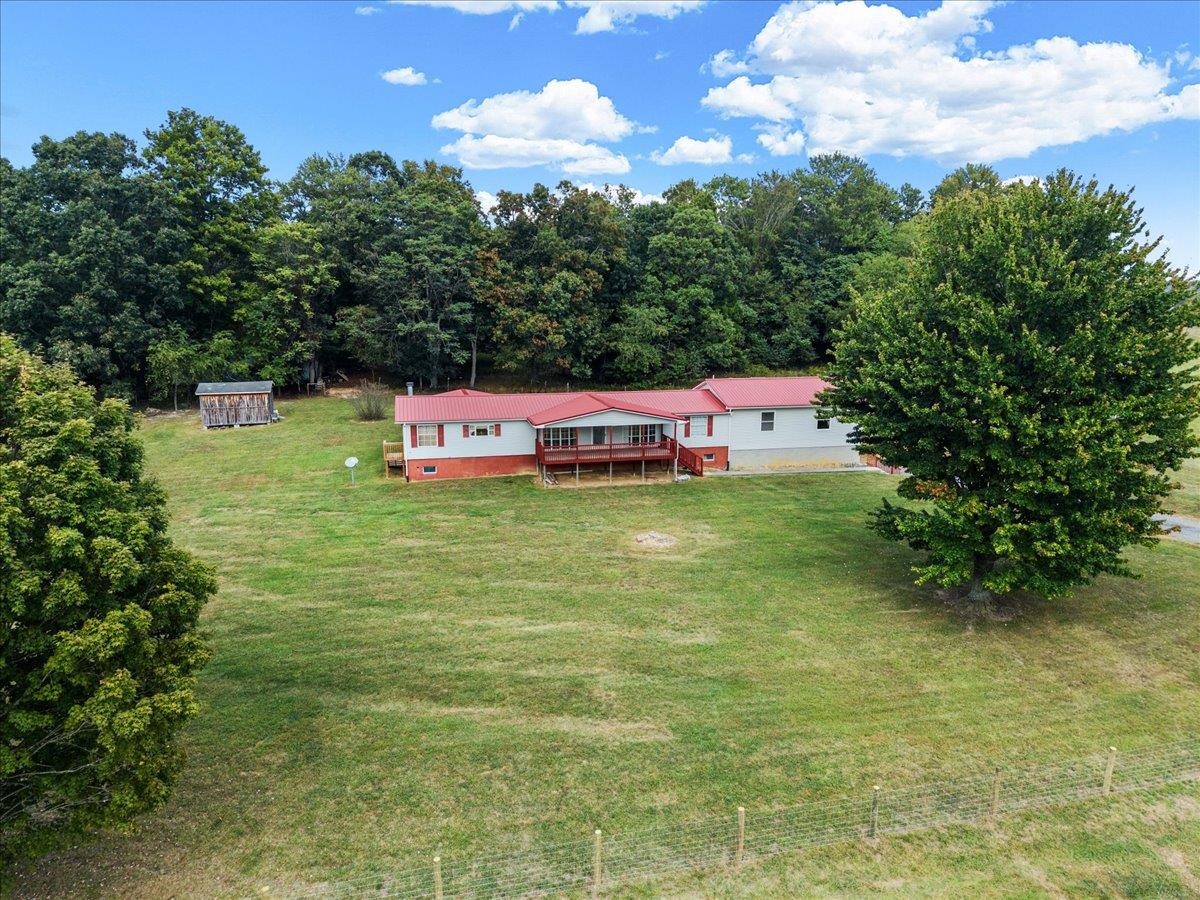 5308 Thornspring Road Pulaski VA 24301
