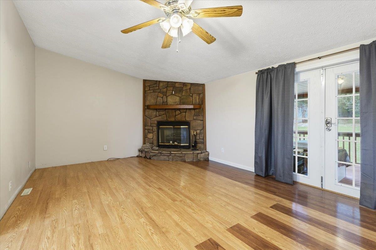 5308 Thornspring Road Pulaski VA 24301