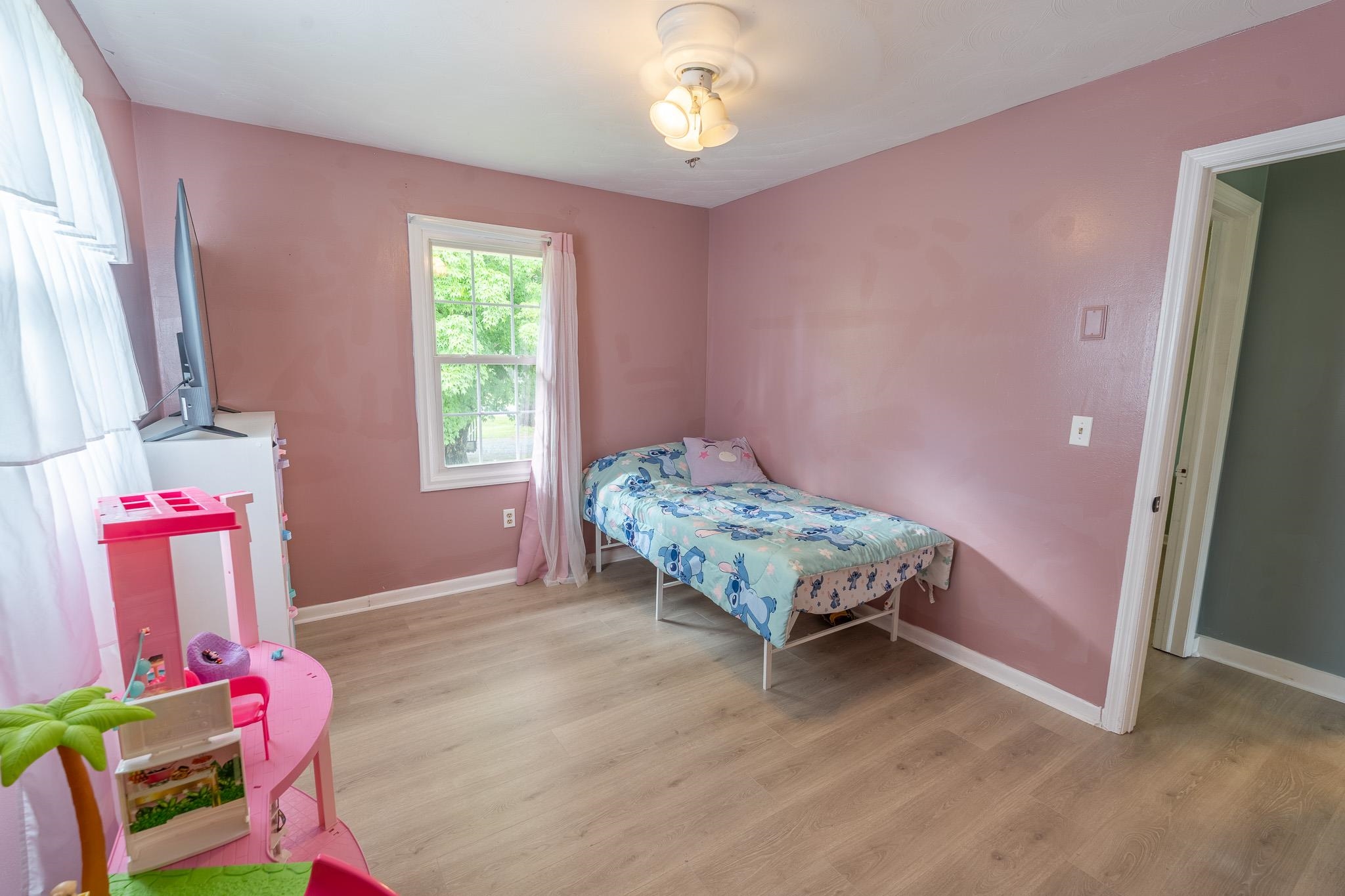 892 Ivanhoe Road Max Meadows VA 24360