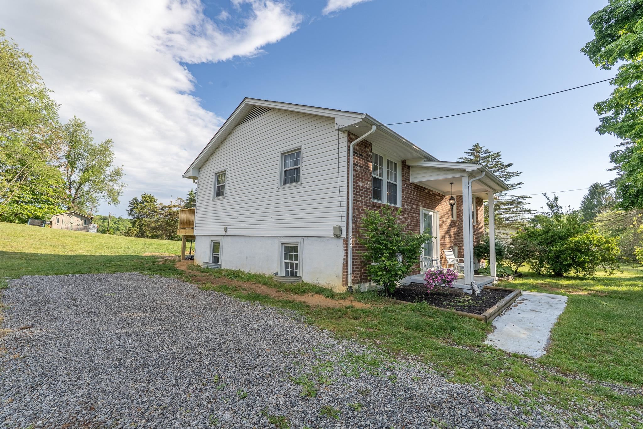 892 Ivanhoe Road Max Meadows VA 24360