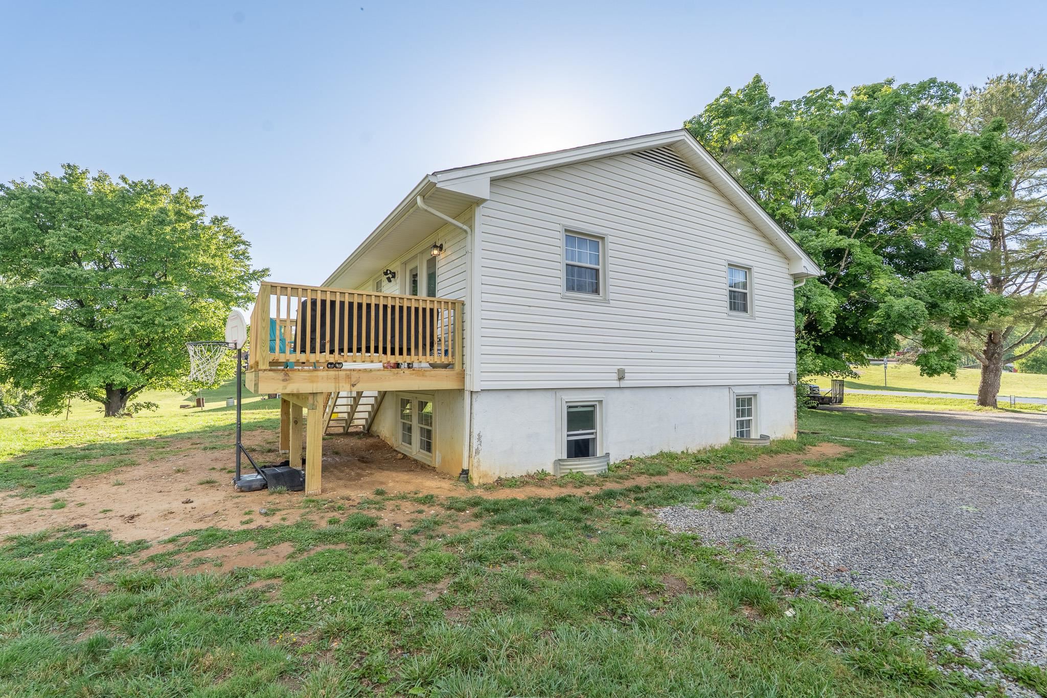 892 Ivanhoe Road Max Meadows VA 24360