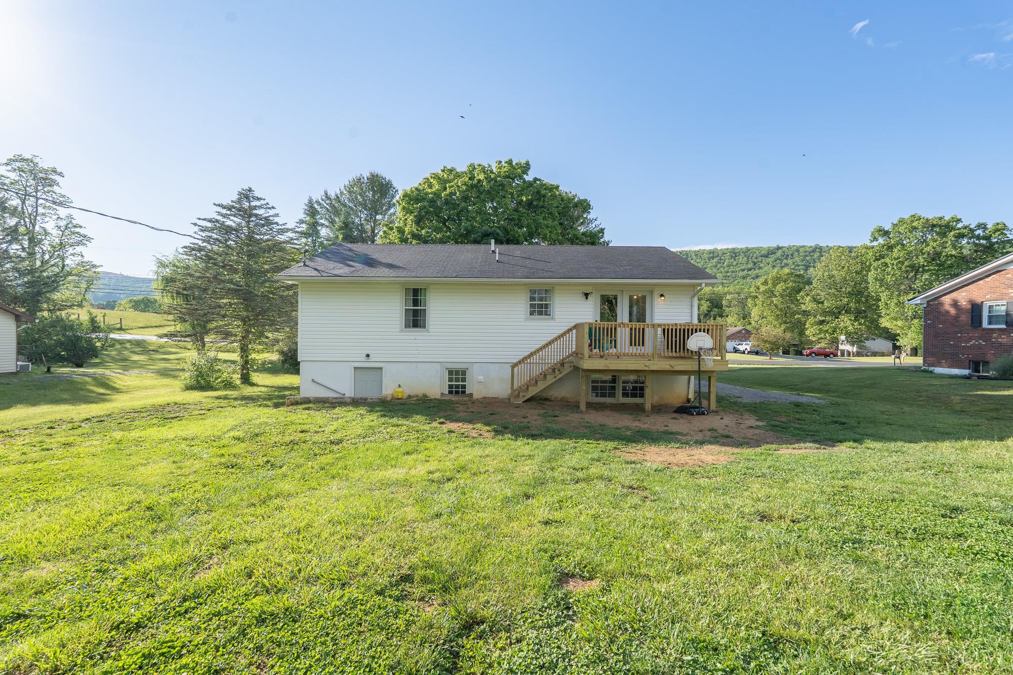 892 Ivanhoe Road Max Meadows VA 24360