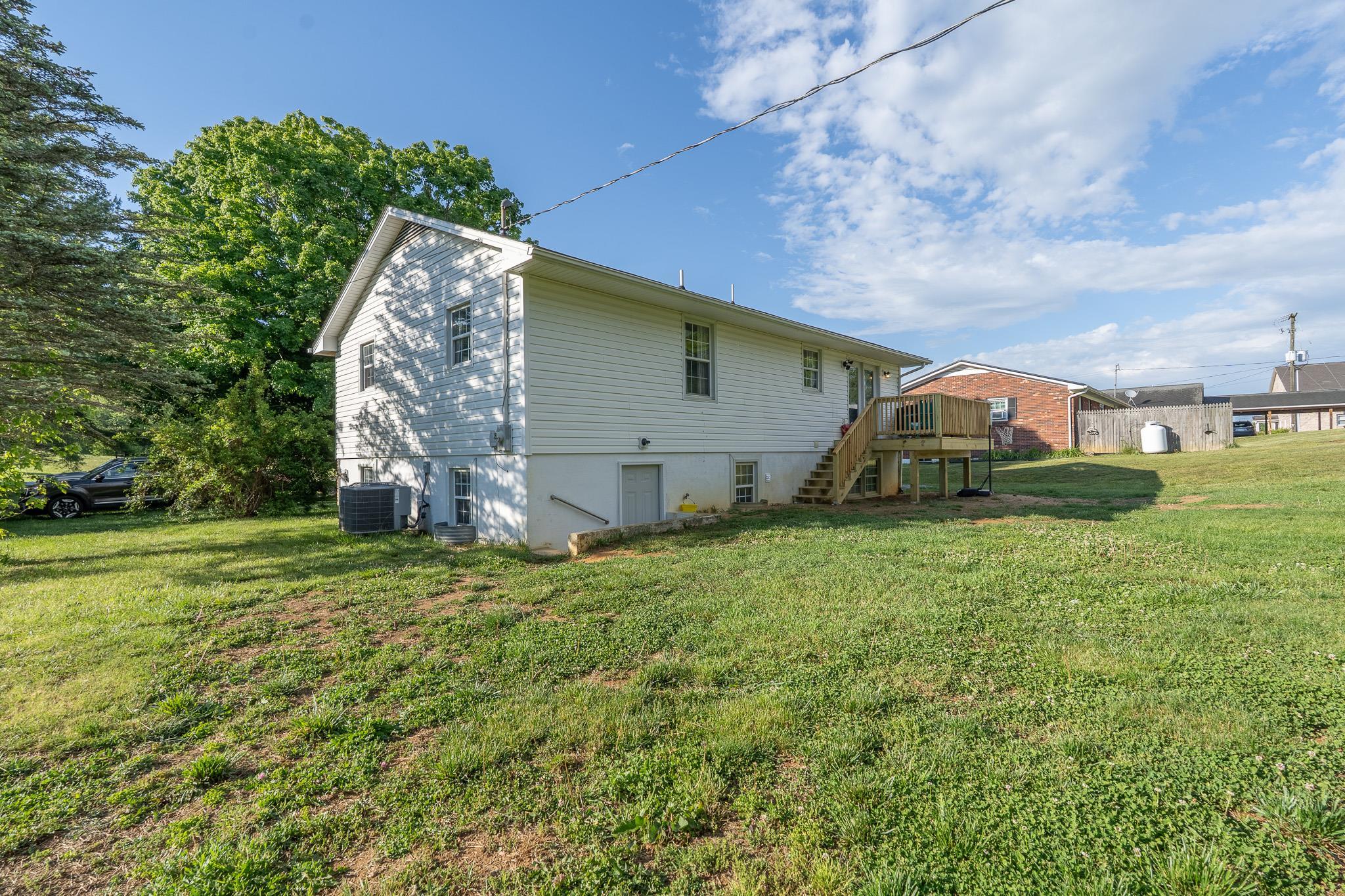 892 Ivanhoe Road Max Meadows VA 24360