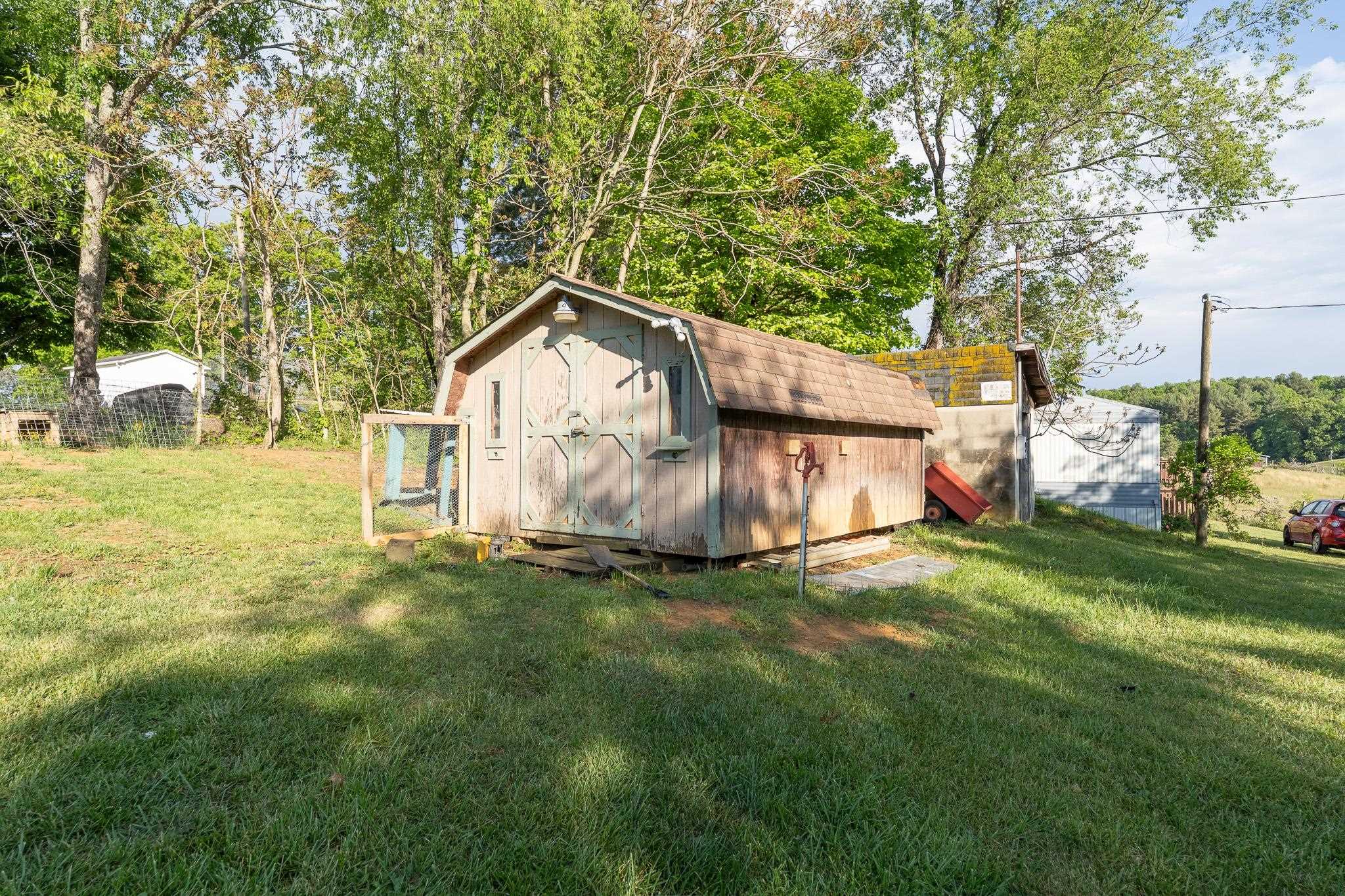 892 Ivanhoe Road Max Meadows VA 24360