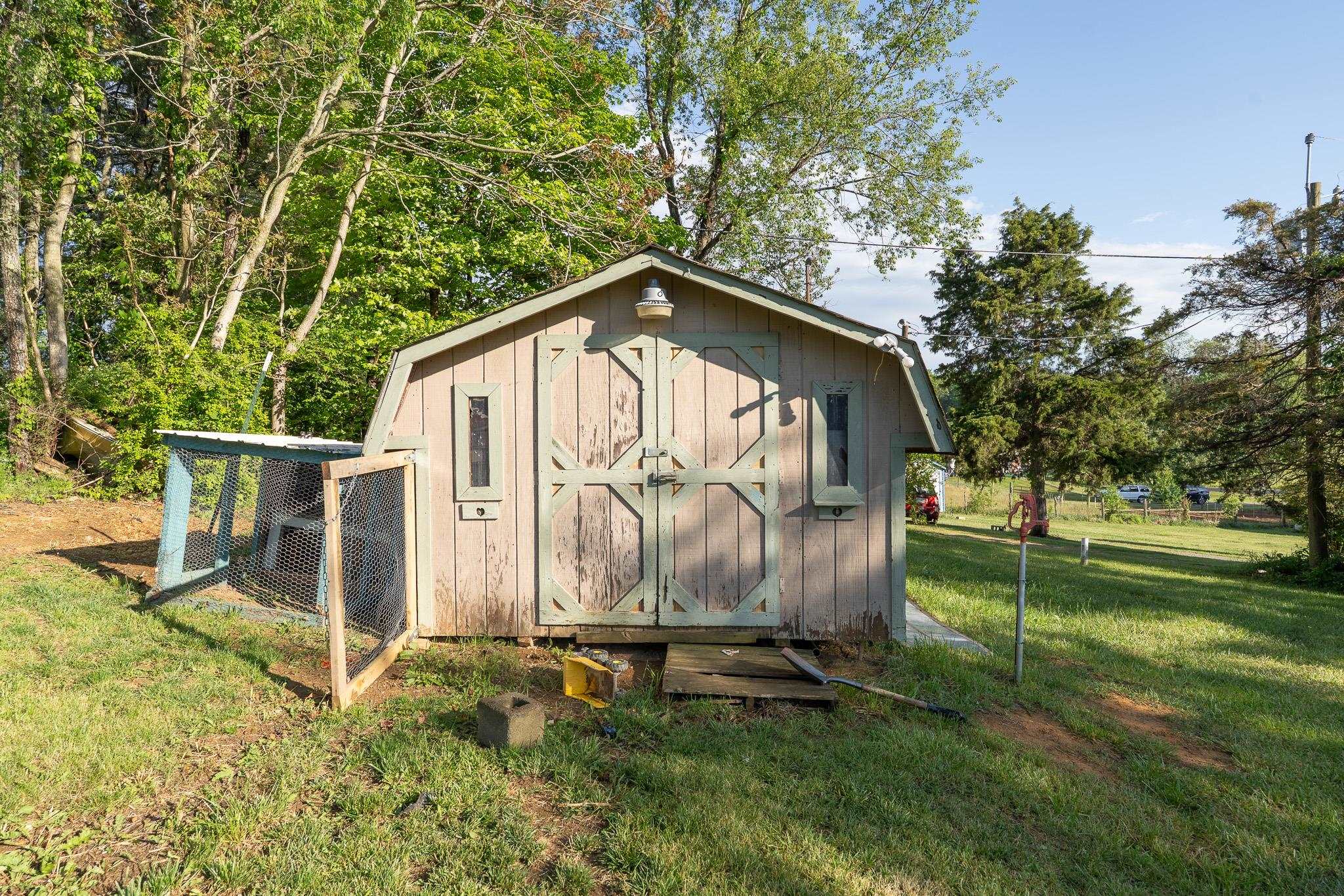 892 Ivanhoe Road Max Meadows VA 24360