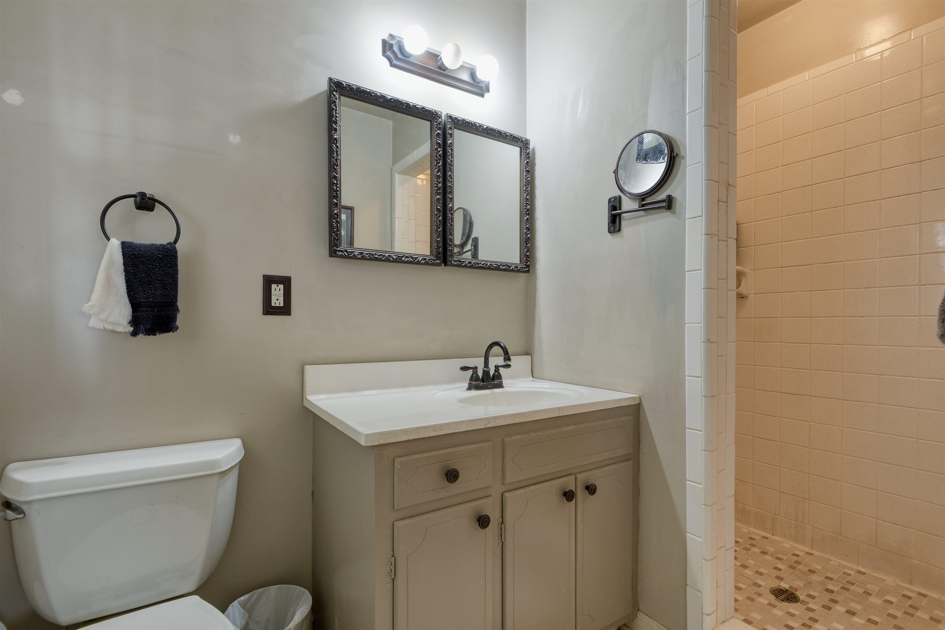 1008 Mcbryde Lane Blacksburg VA 24060