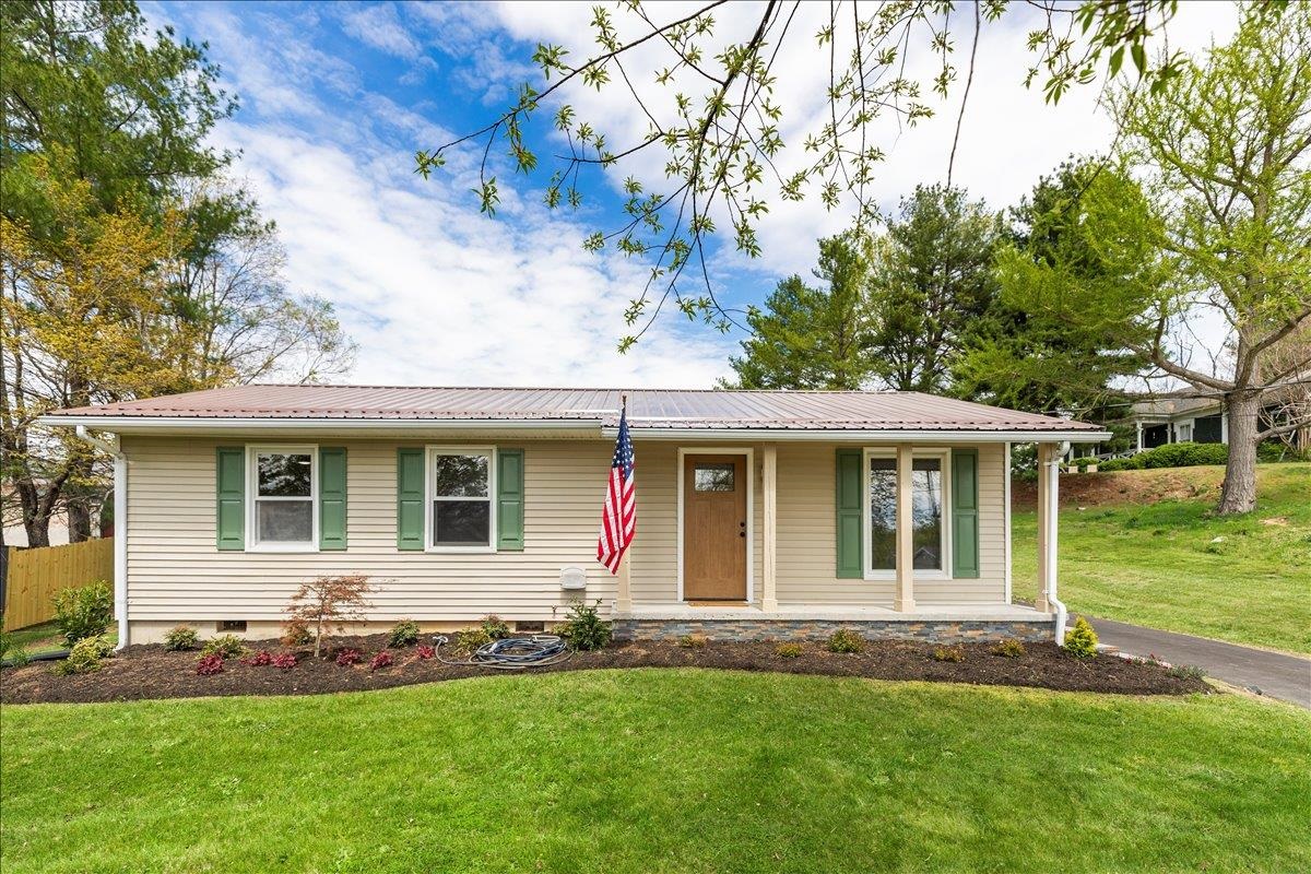 490 Sunnyside Lane NE Christiansburg VA 24073