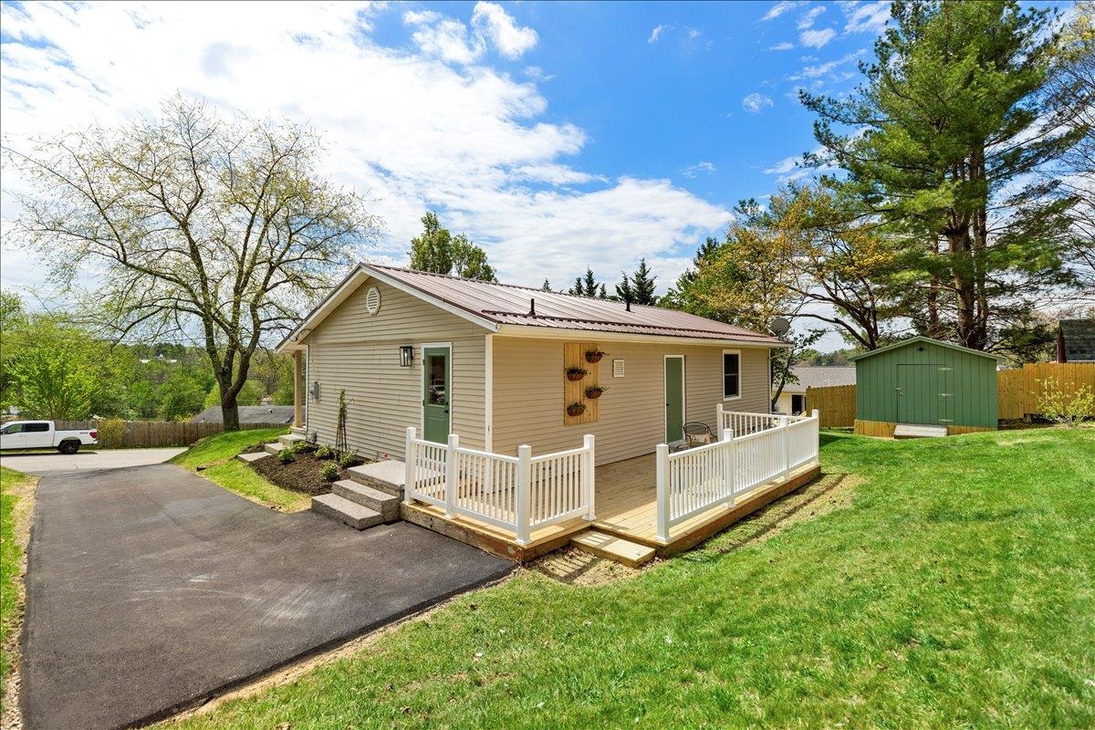 490 Sunnyside Lane NE Christiansburg VA 24073