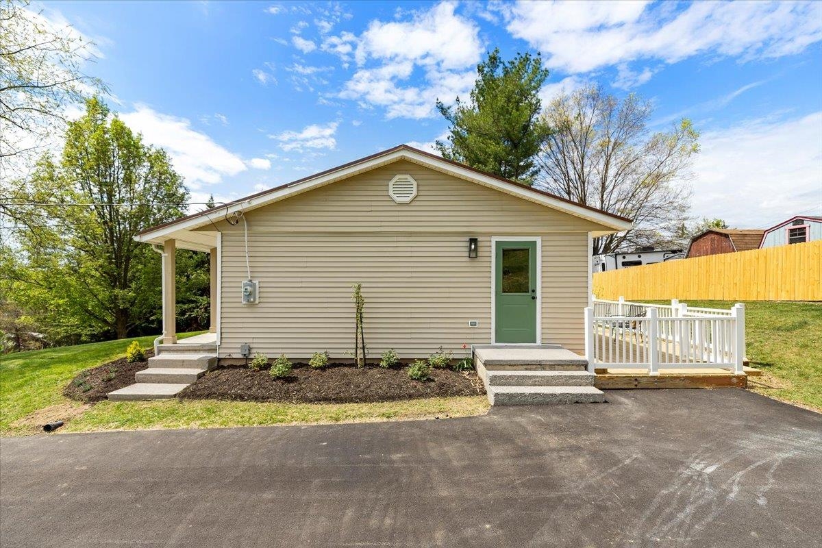 490 Sunnyside Lane NE Christiansburg VA 24073
