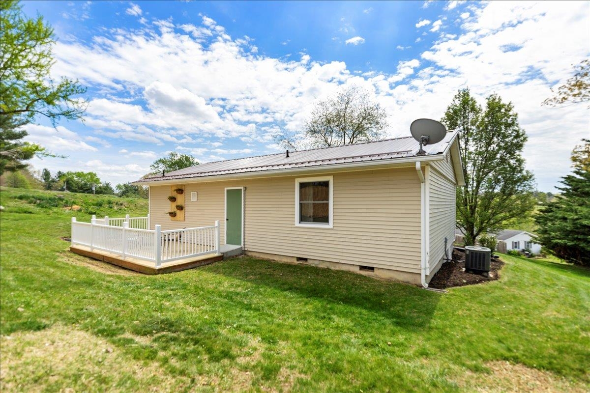 490 Sunnyside Lane NE Christiansburg VA 24073