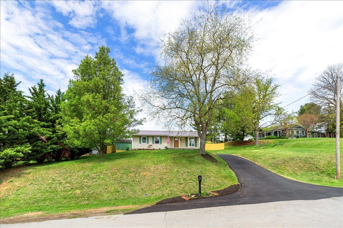 490 Sunnyside Lane NE Christiansburg VA 24073