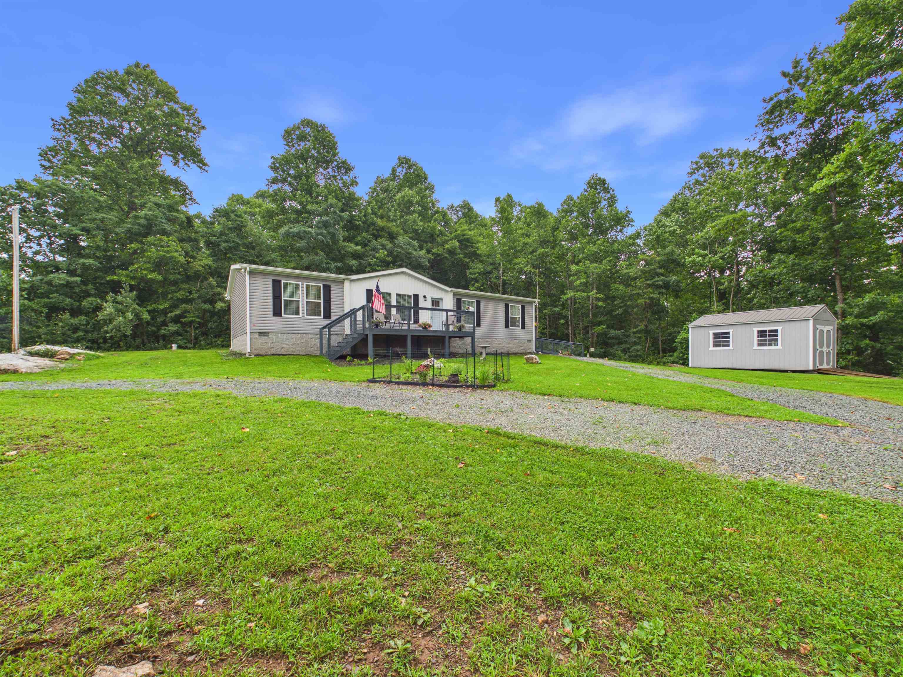 400 Ridge Oak Drive SE Copper Hill VA 24079