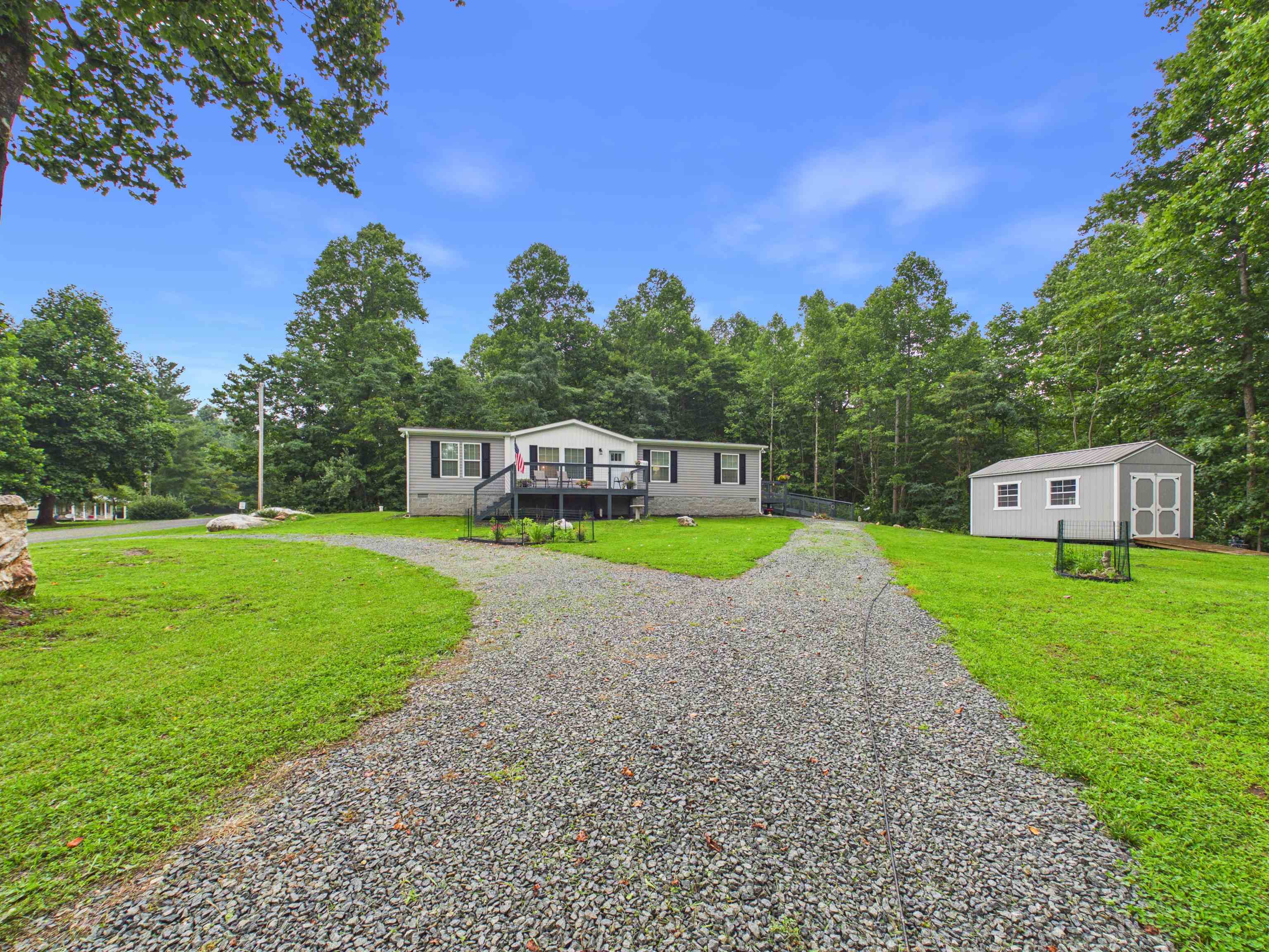 400 Ridge Oak Drive SE Copper Hill VA 24079