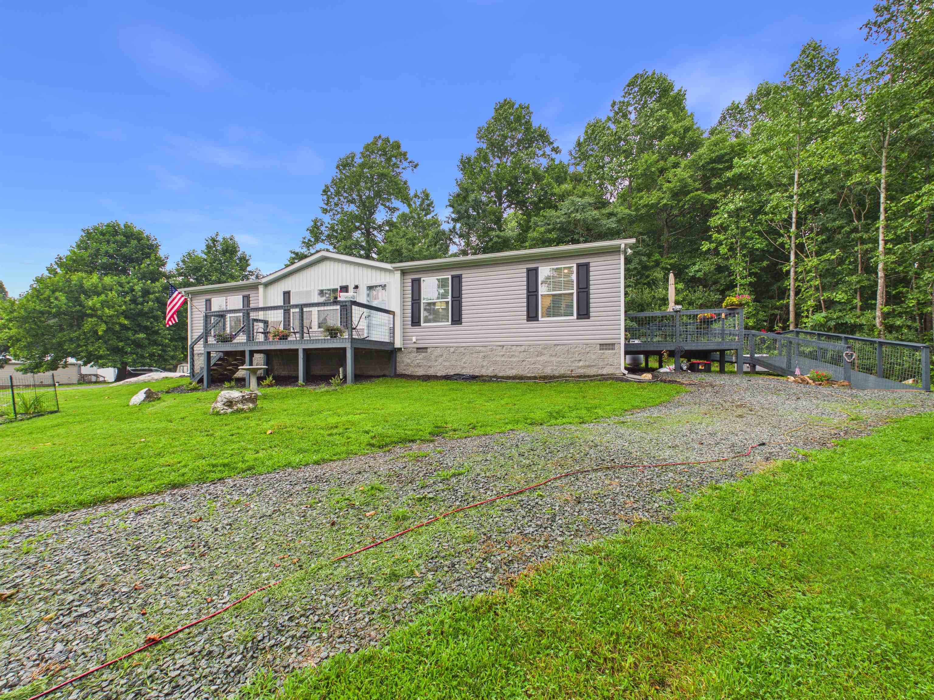 400 Ridge Oak Drive SE Copper Hill VA 24079