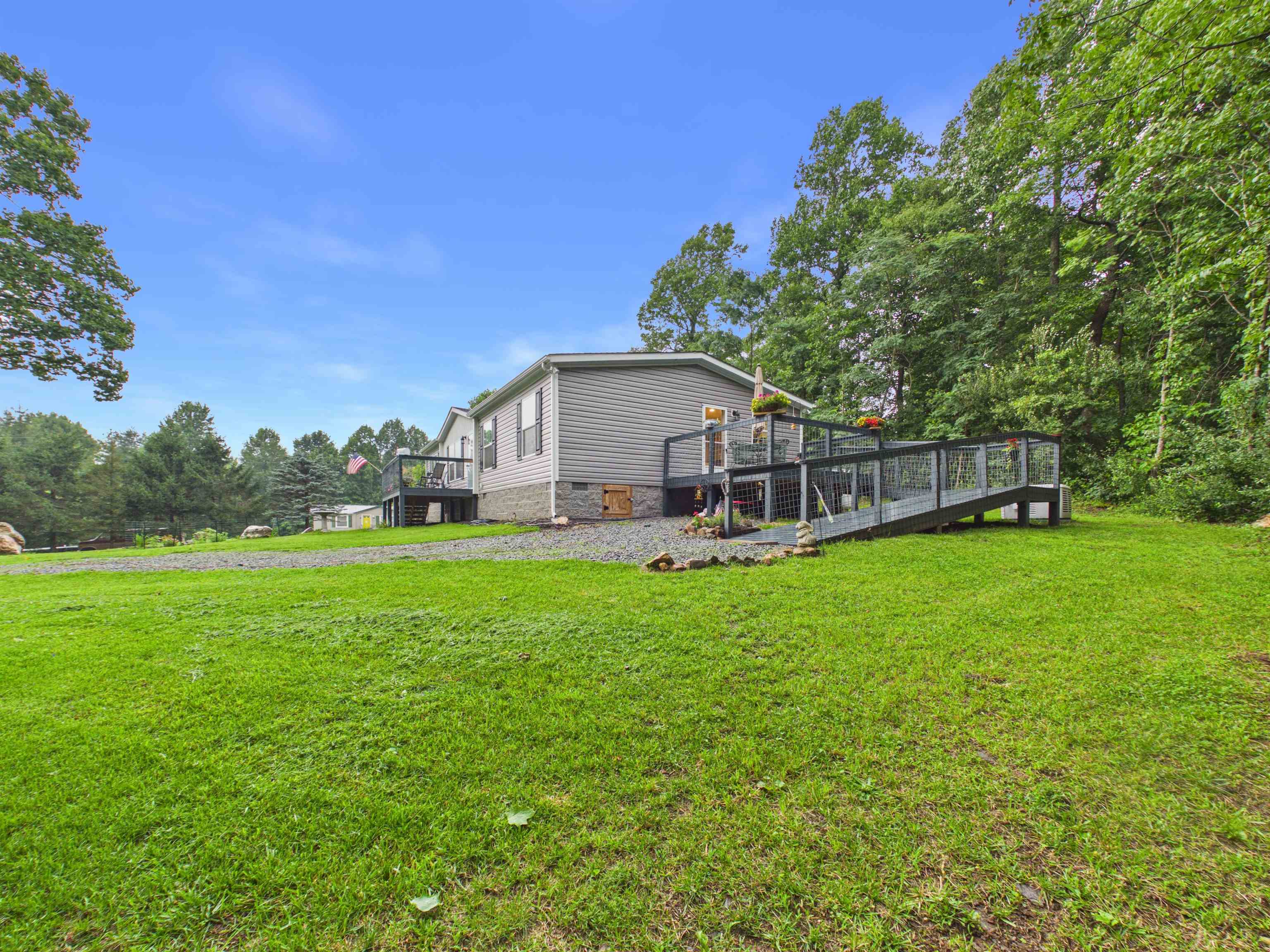 400 Ridge Oak Drive SE Copper Hill VA 24079