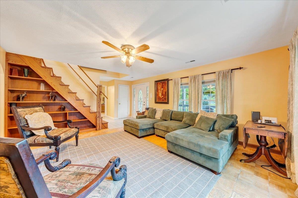 112 Shawsville Pike NE Check VA 24072