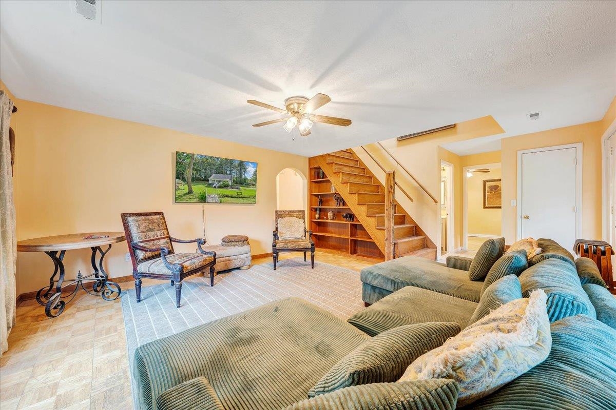 112 Shawsville Pike NE Check VA 24072