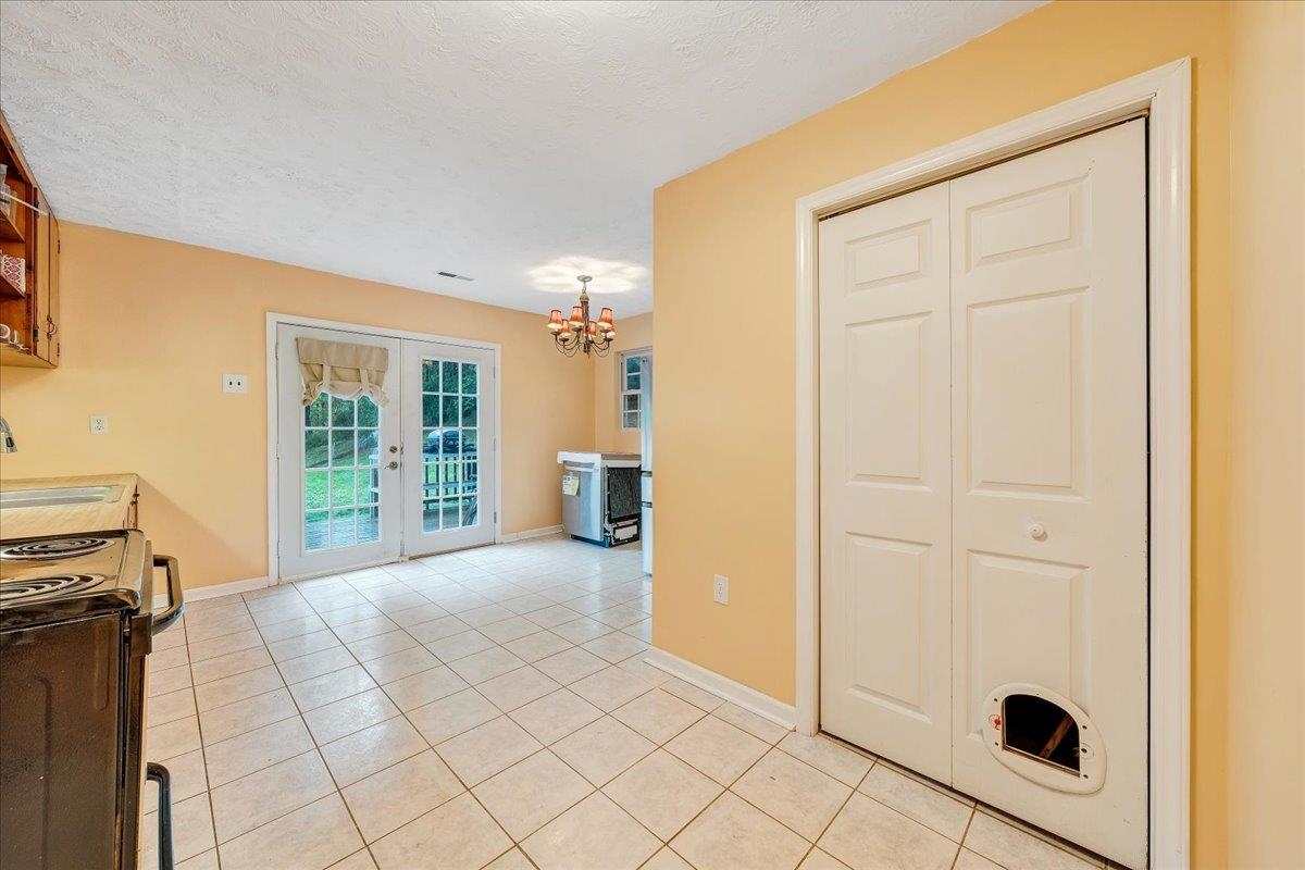 112 Shawsville Pike NE Check VA 24072